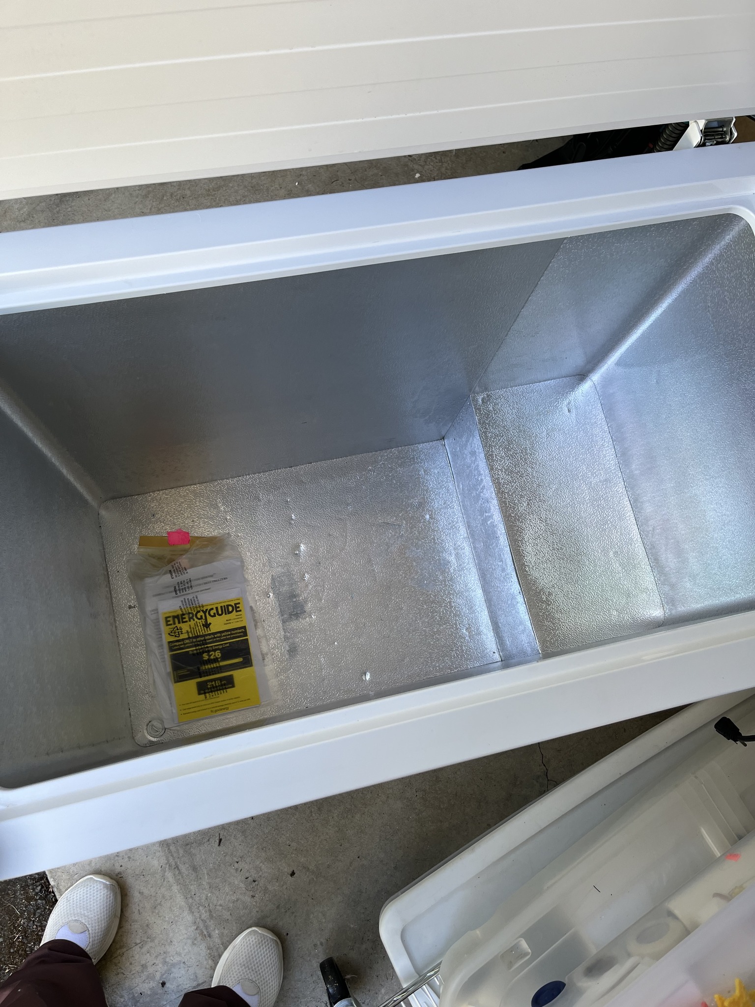 Hisense 8.7 cubic feet chest freezer for sale in McKenzie Bridge, OR