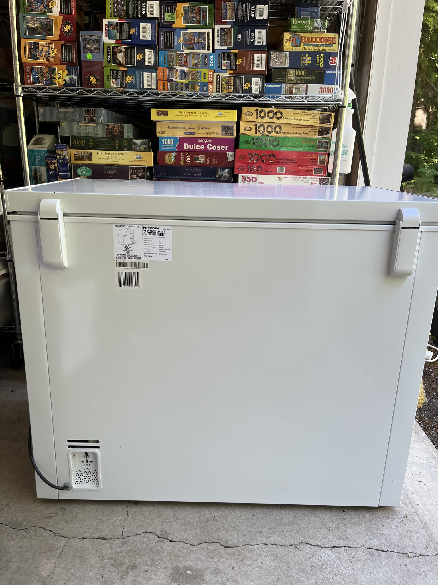 Hisense 8.7 cubic feet chest freezer for sale in McKenzie Bridge, OR