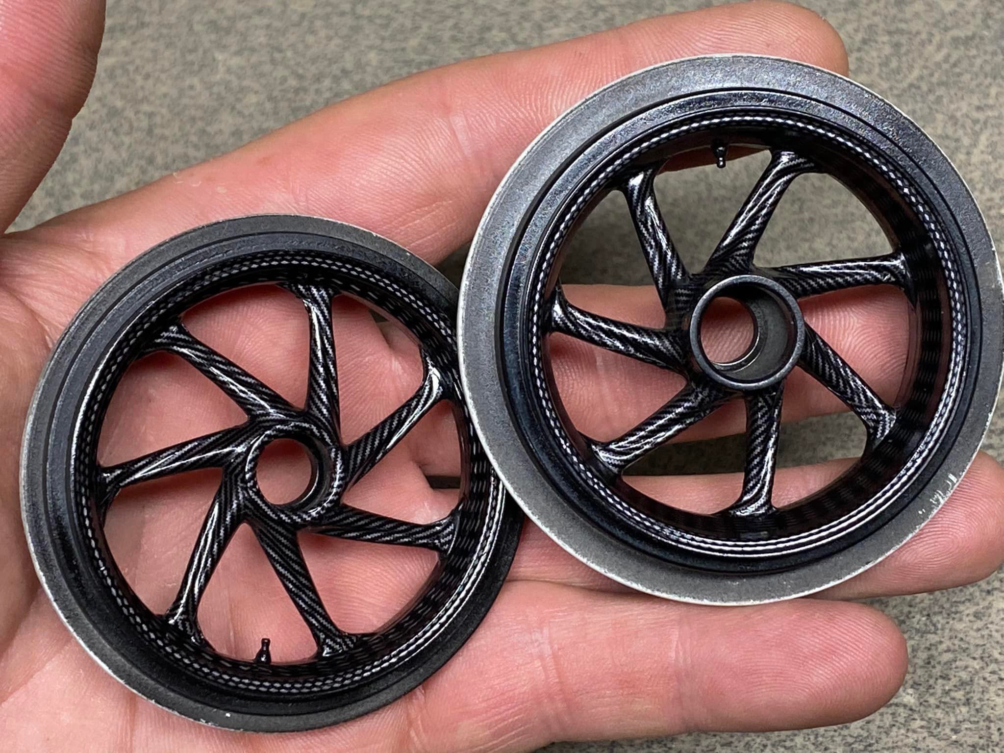 Meng 1/9 HP4 race bike model kit with carbon fibre decals