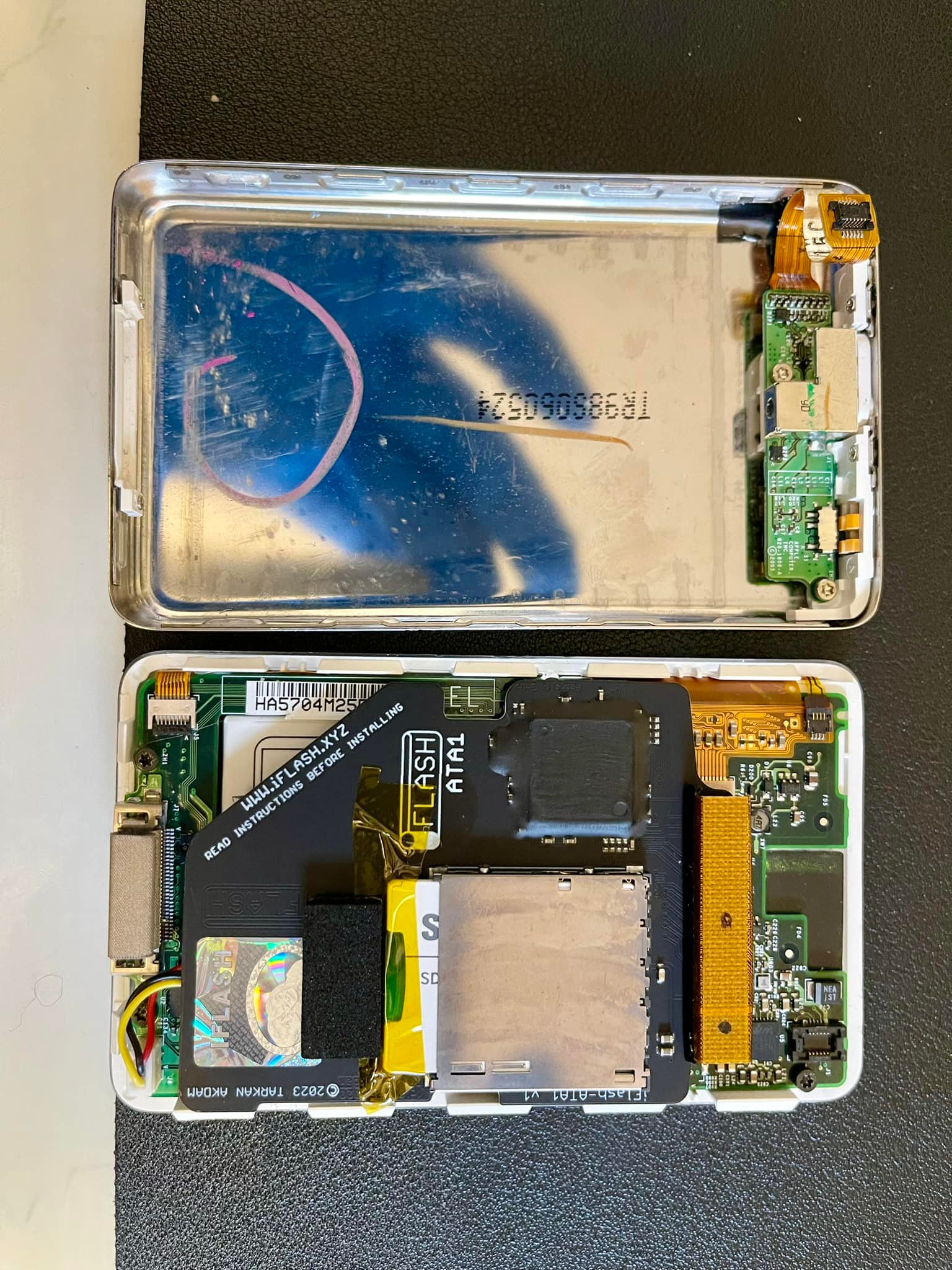 iPod classic mod with iflash ATA1 and 1400 mah battery