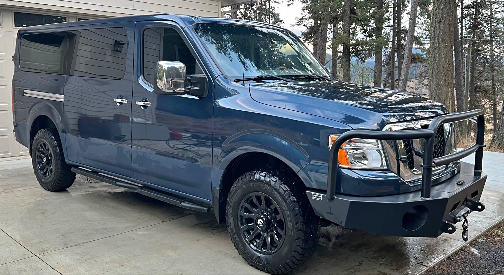 2019 Nissan NV3500 HD Passenger · SL Van 3D - Commercial Vehicles ...