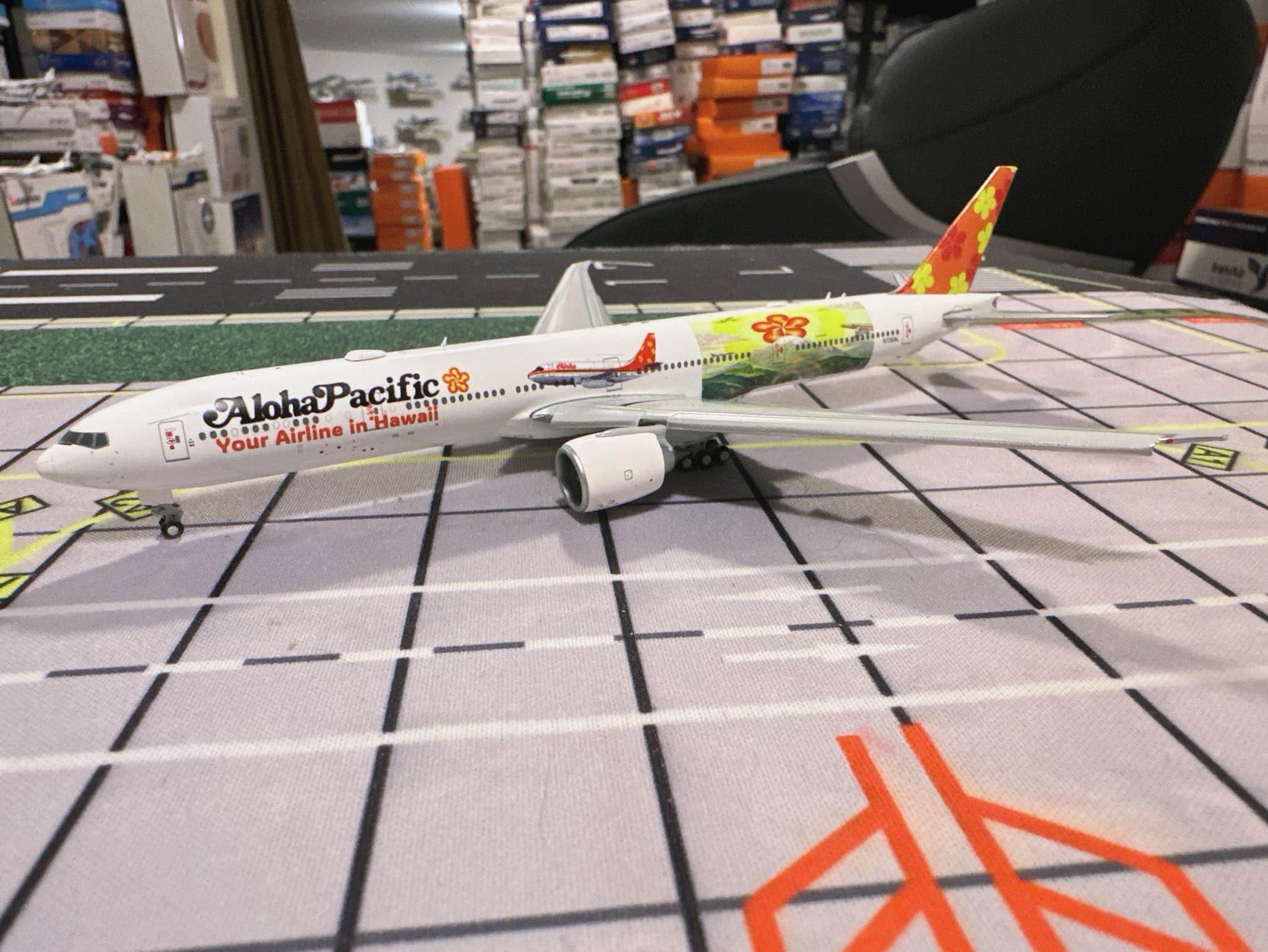 JC Wings 1:400 ANA - All Nippon Airways Boeing 777-300 Flaps Down