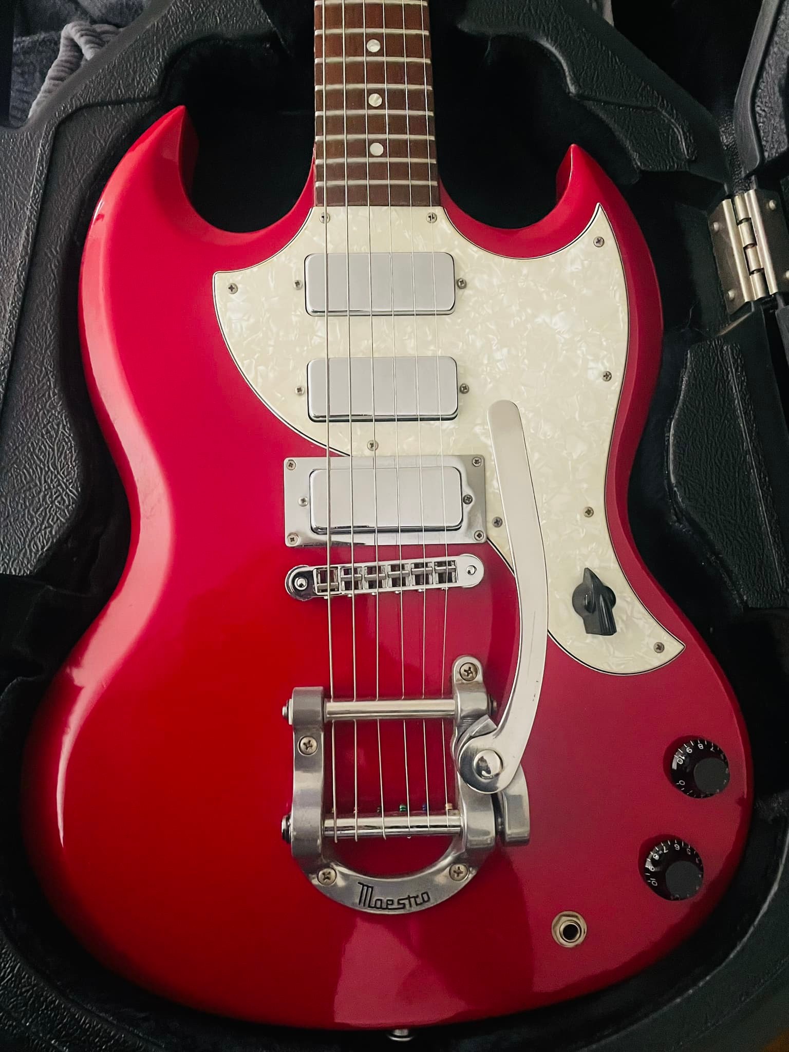 Gibson SG Deluxe Guitar Owners' Experiences