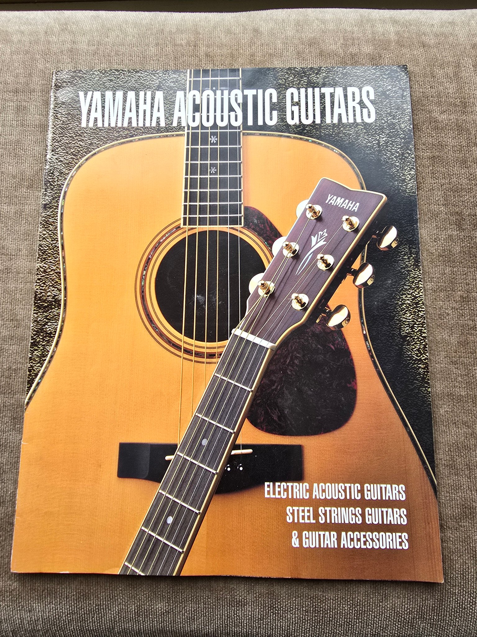 YAMAHA　FG-400S 写真追加しました。 Vintage Yamaha FG 400 brochure from 1991