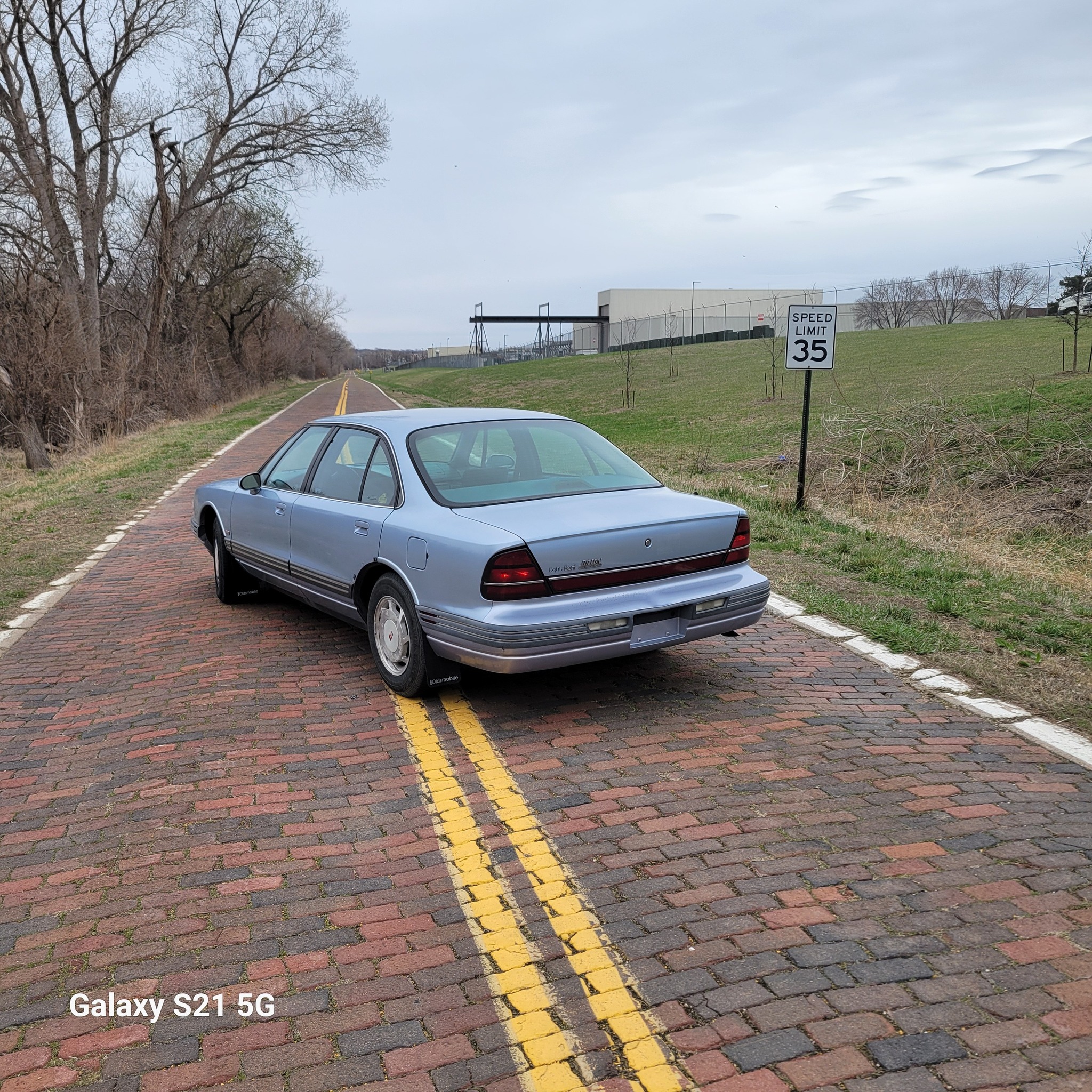 1995 Oldsmobile 88 Royal: A Durable and Reliable Classic Car