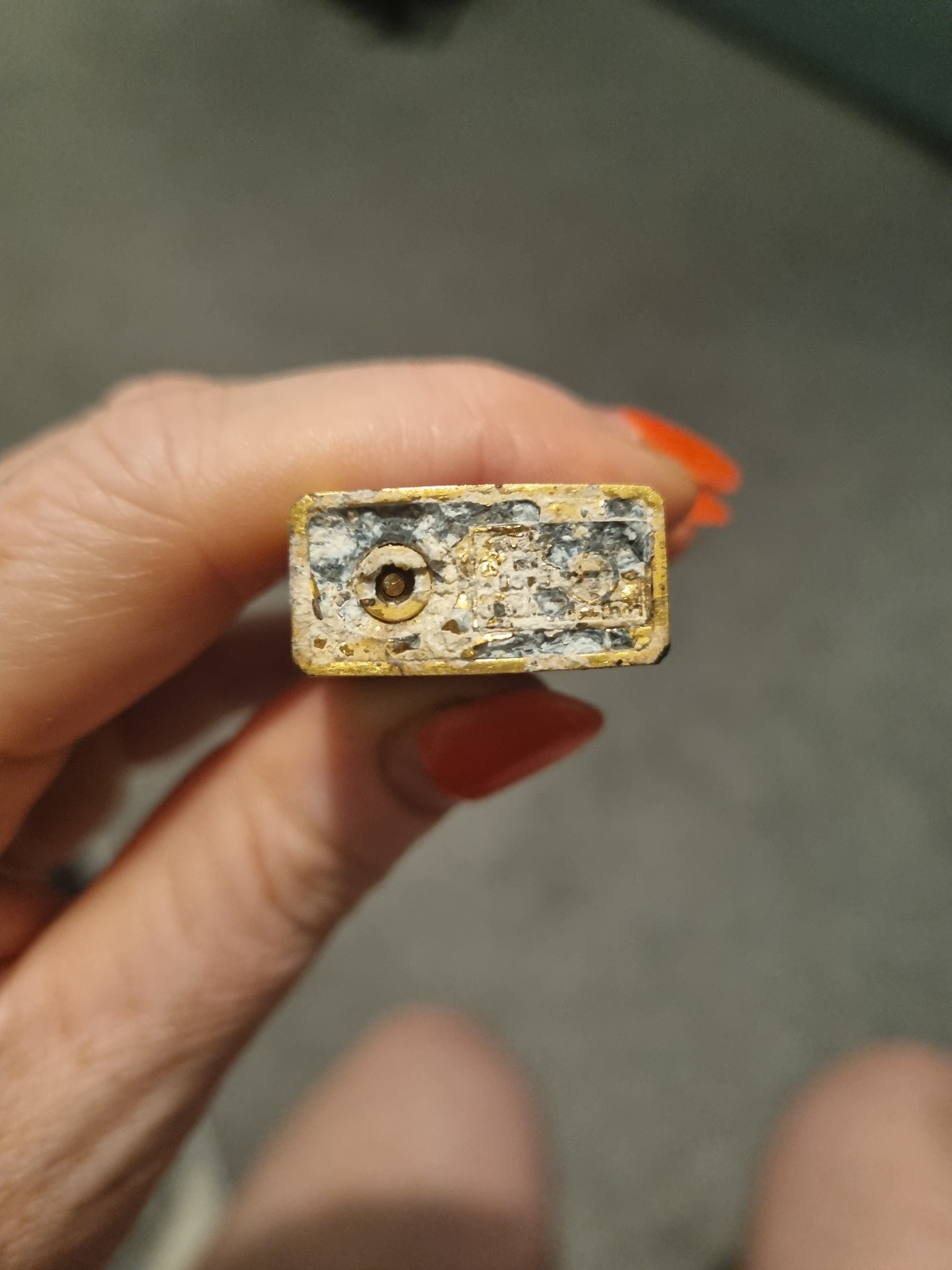 cigarettes smell good Cigarette Smell Coming from Neighbor: 3 Ways to Minimize Cigarette Odo –  Purodora Lab