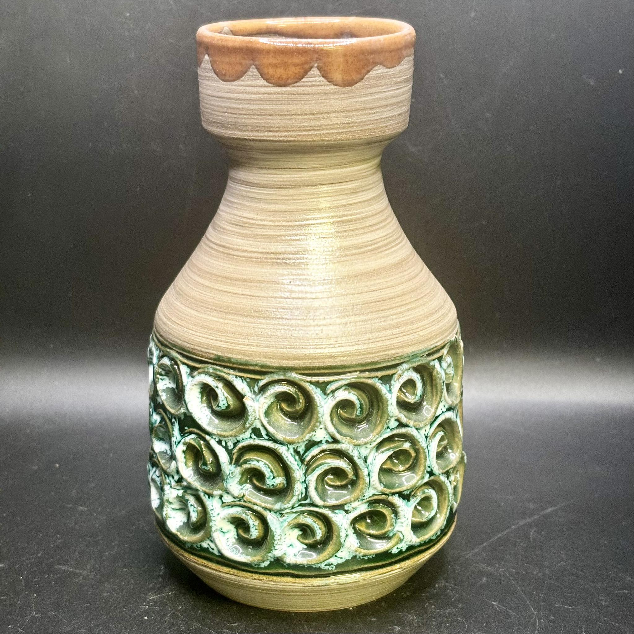 Is this a Bitossi vase?