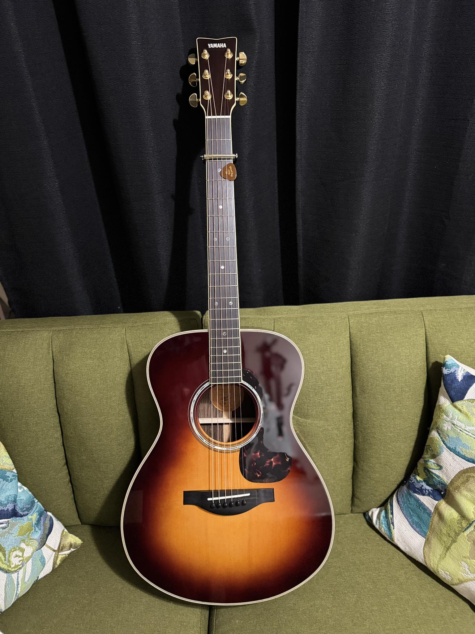 What case fits the Yamaha LS-16 guitar?