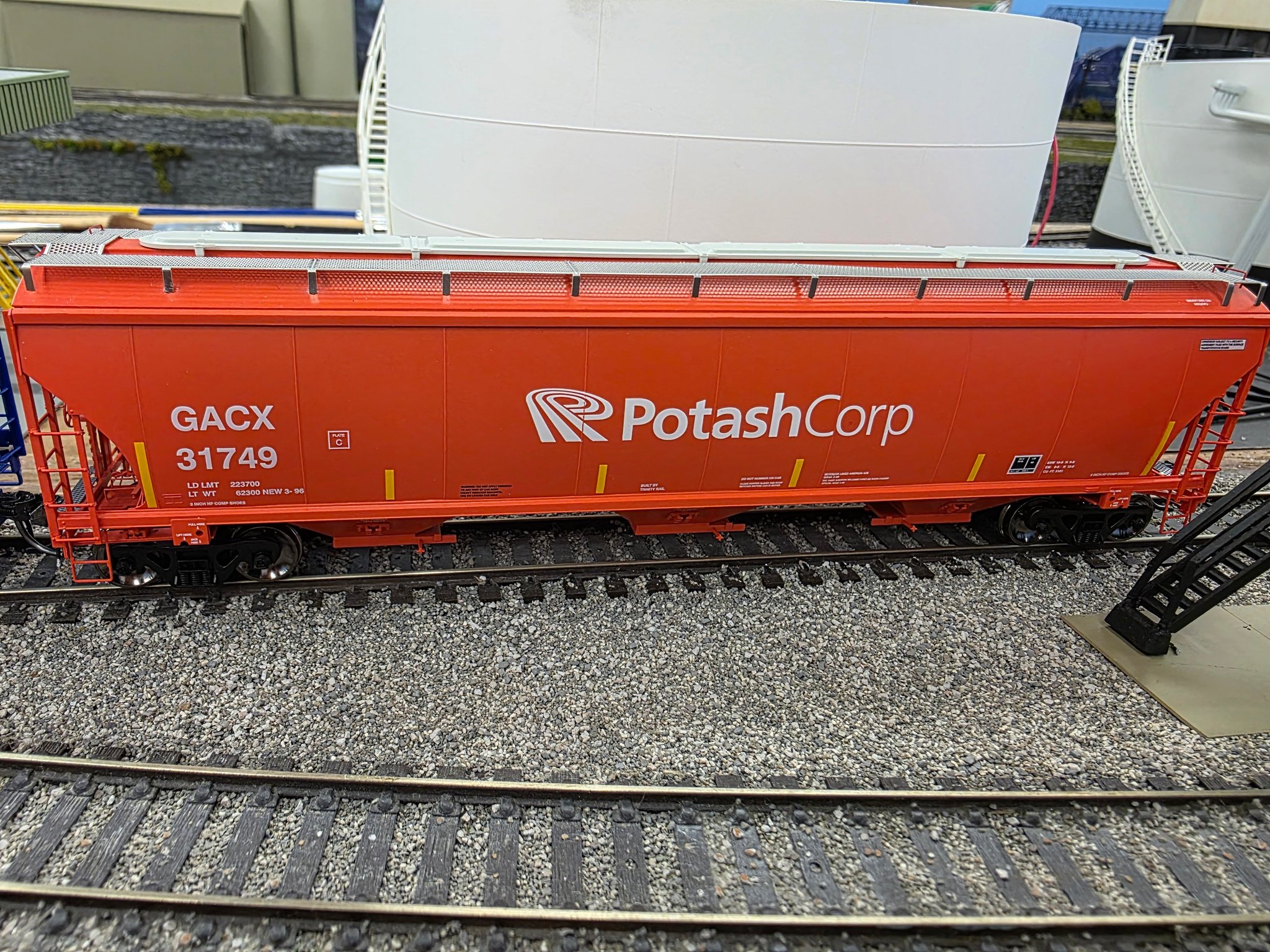 Atlas 50006121 N Scale Potash Corp TMAN 3560 Covered Hopper #1709