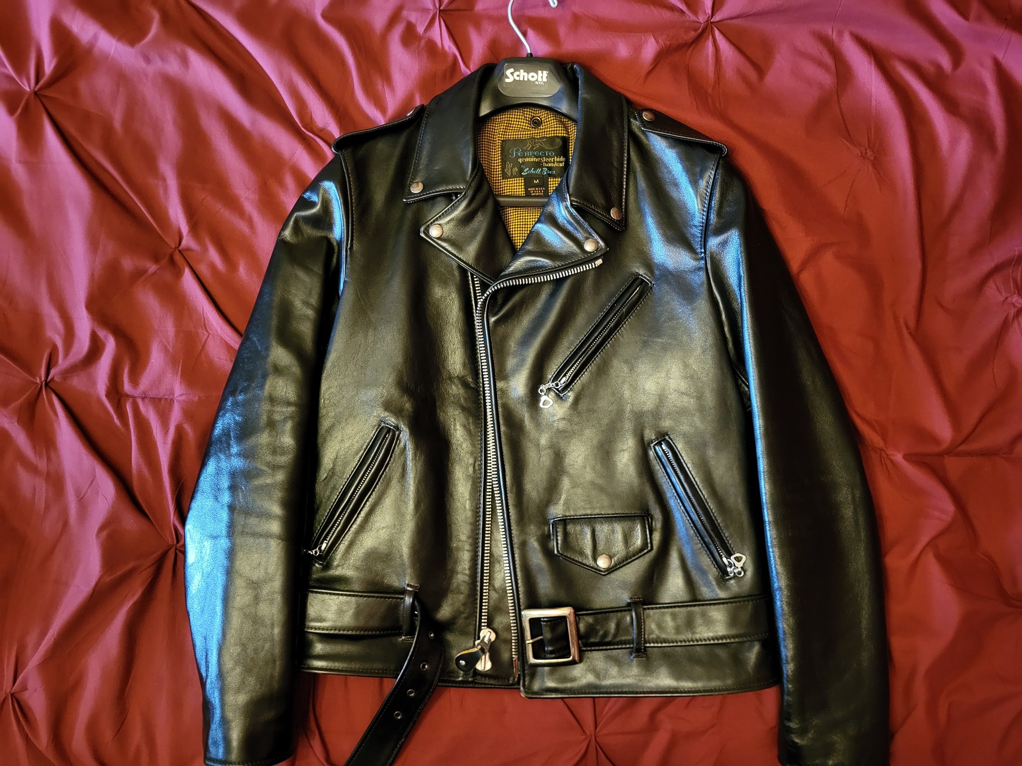 Does Schott make a jacket like per62 without teacore?