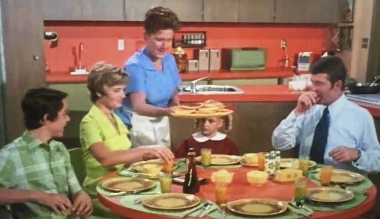 Retro Wifey - The Brady Bunch 😃 | Facebook