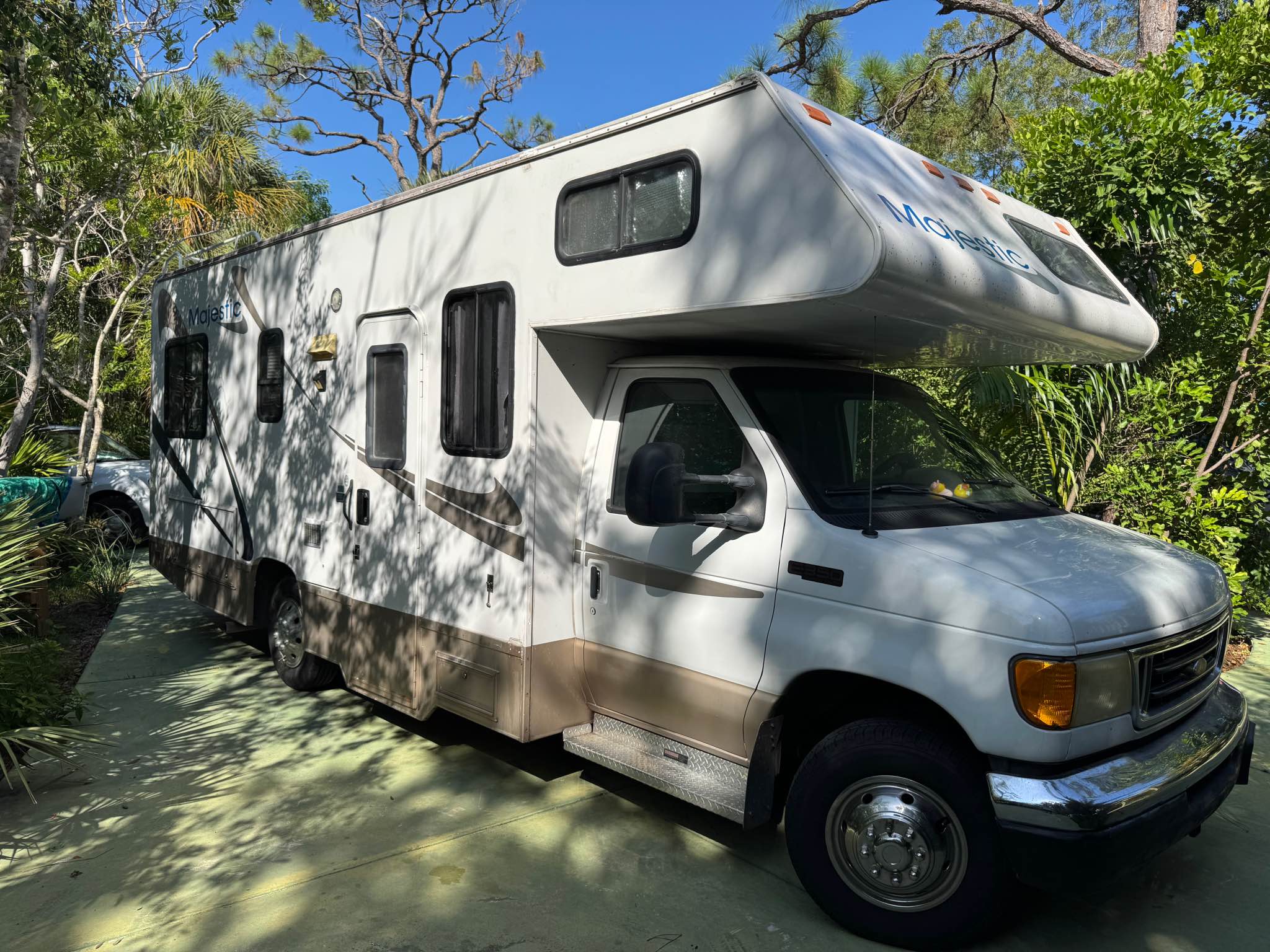 2004 Thor Motor Coach Four Winds Majestic - RVs & Campers - Pine Island ...
