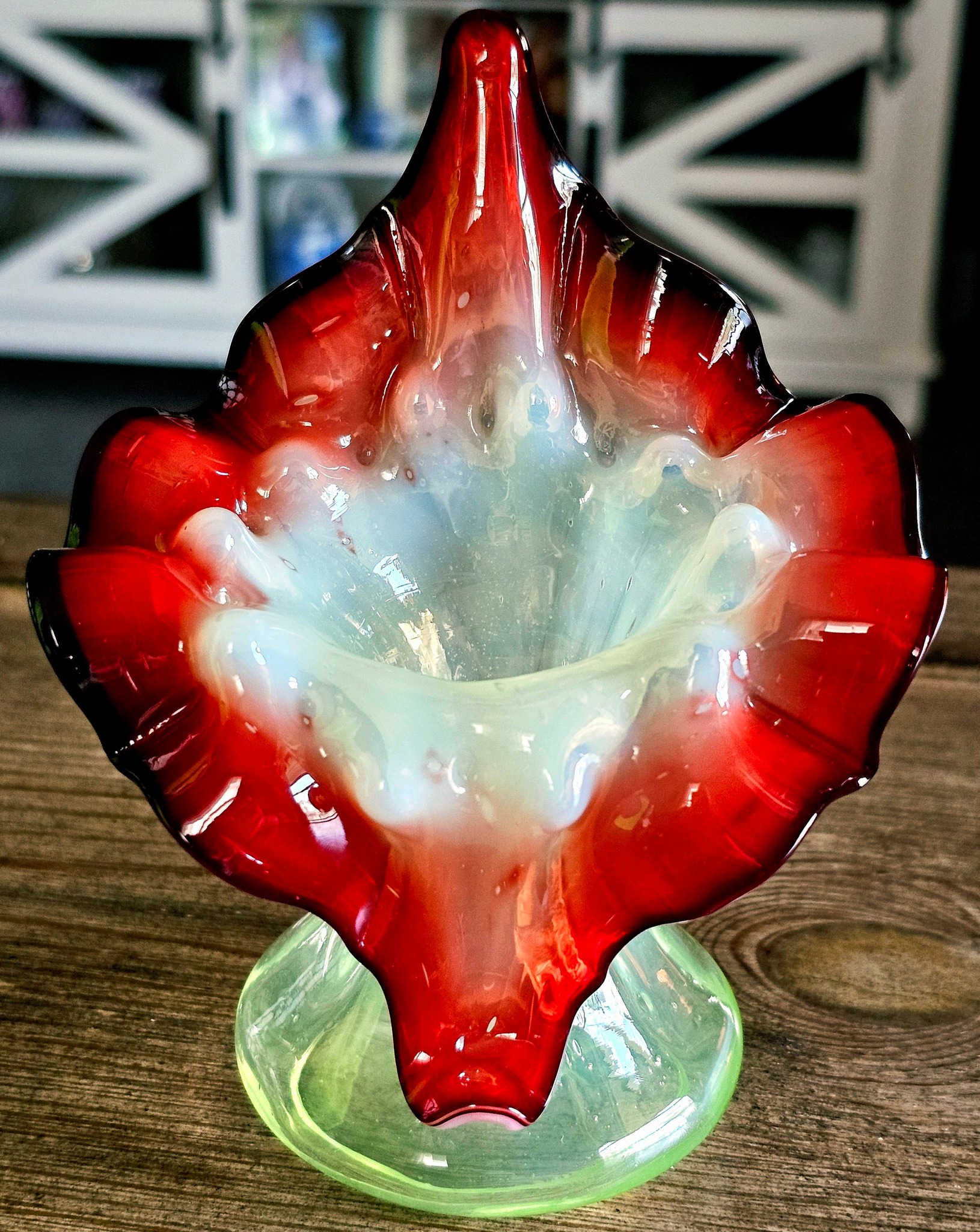 How to identify Victorian Jack in the Pulpit Vase?