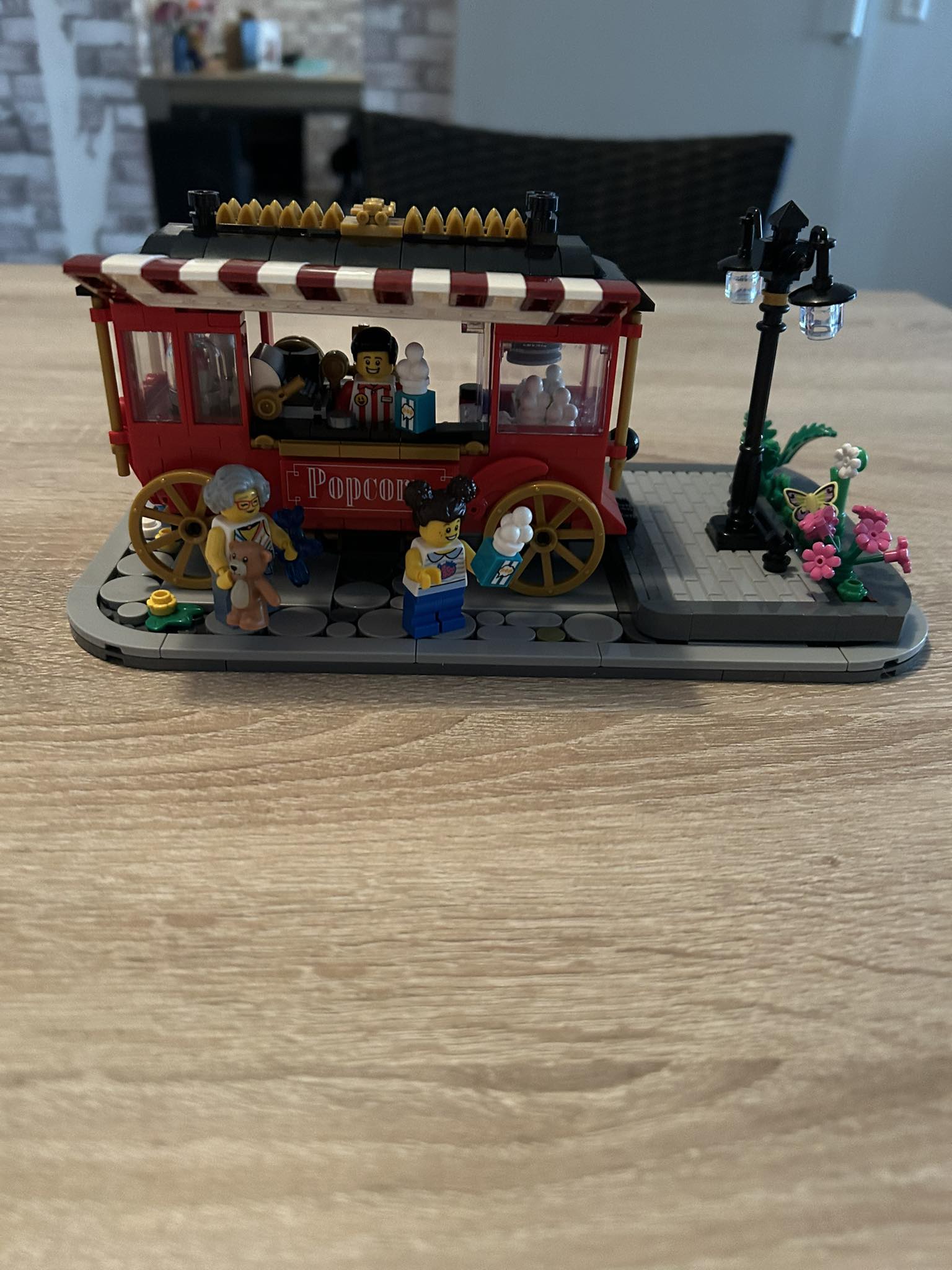 Finished winterizing my Bricklink Popcorn Wagon set 910052