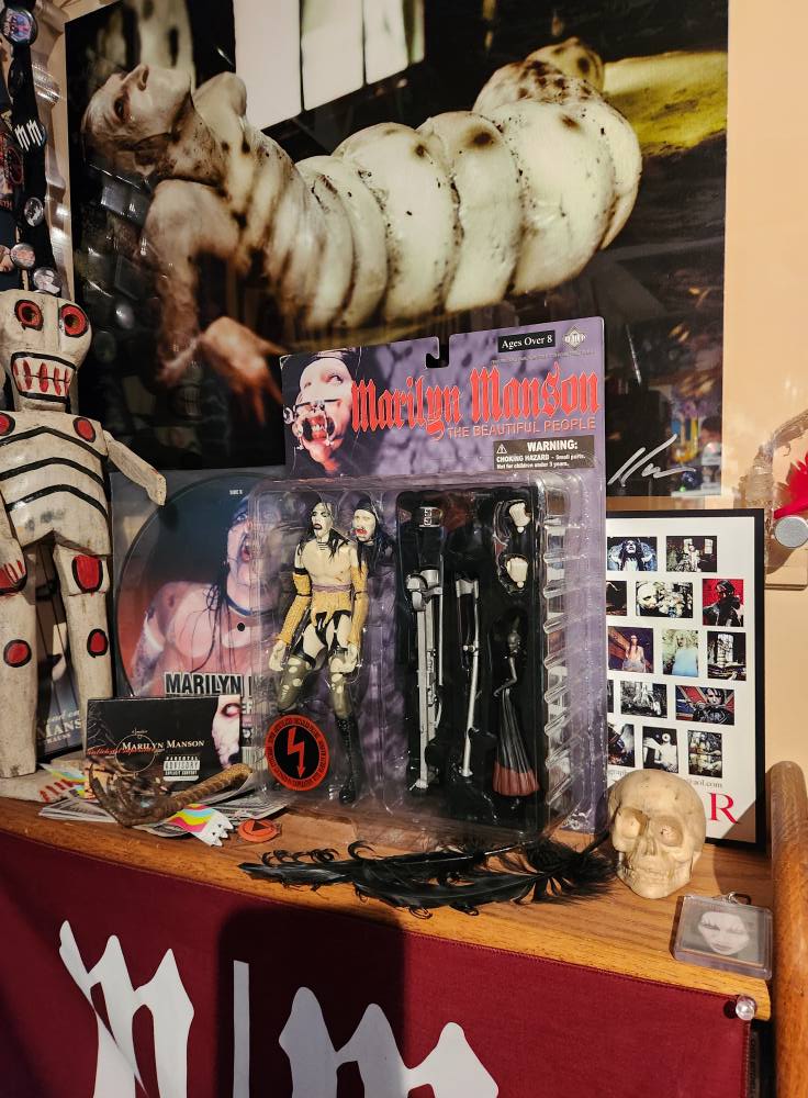 Marilyn Manson wind-up figures review