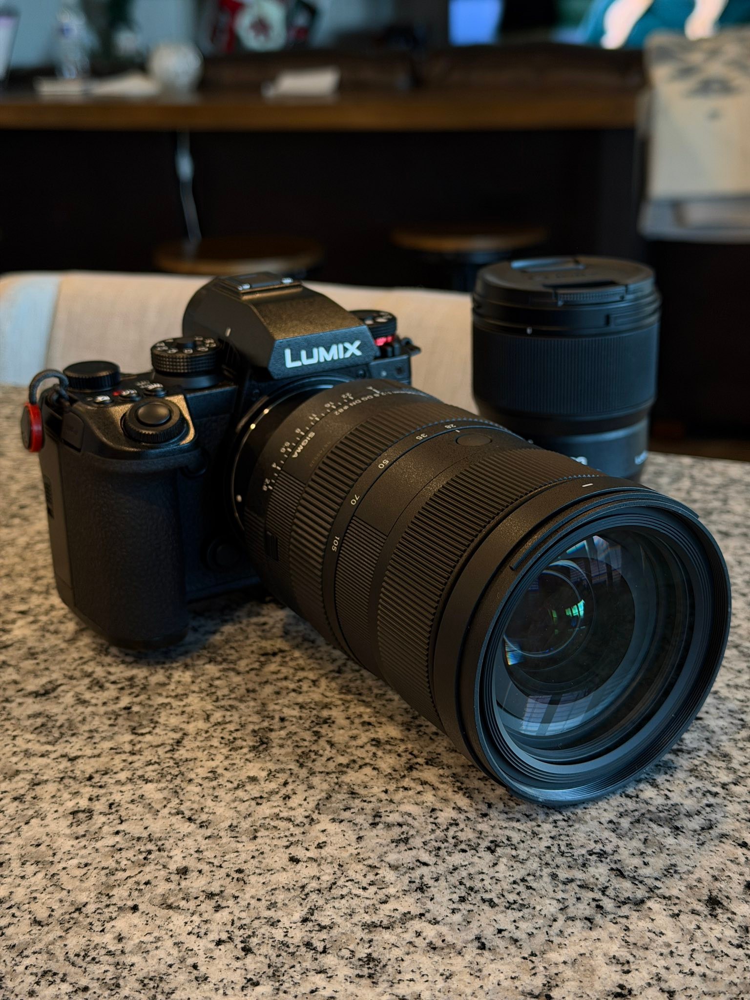 Sony A7IV Sigma 28-70 f2.8 lens review
