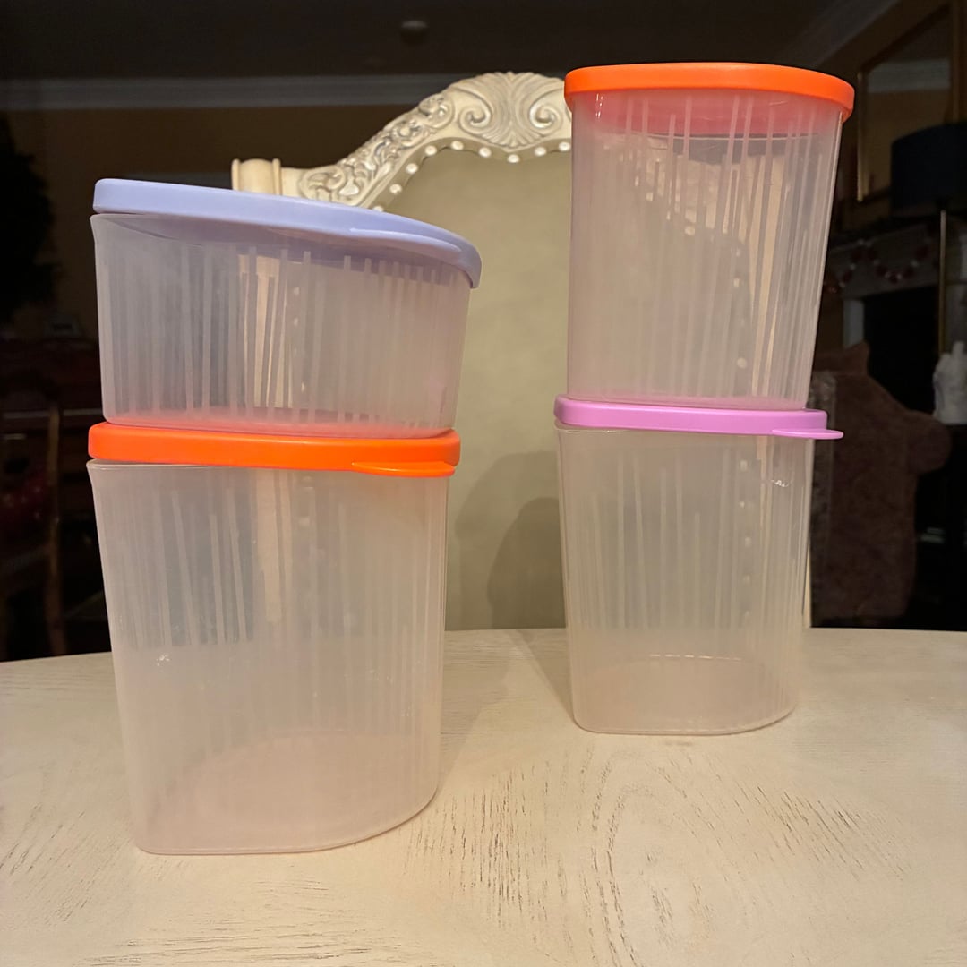 This set of Tupperware Fresh N Cool food storage containers comes