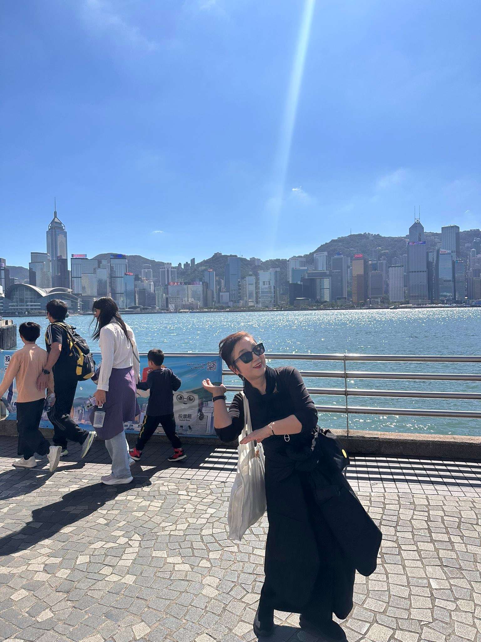 Inhee Kang - 아침 일찍 엄마 공항 모시러 택시과 공항 철도 혹시라도 홍콩 가시는 분은... | Facebook