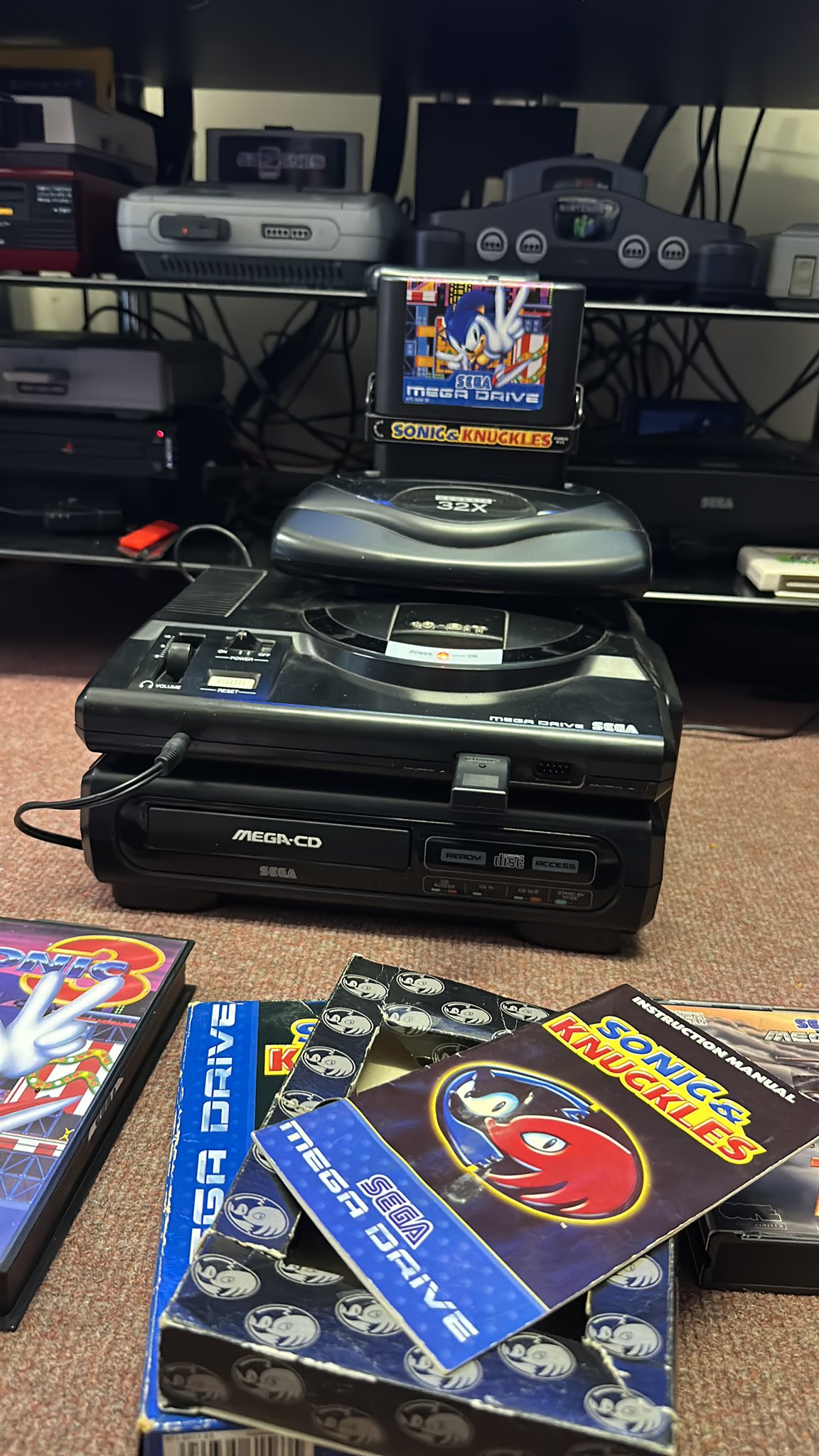 SEGA MEGA DRIVE2　説明書なし I finally completed my Tower of Power with the addition of a Mega