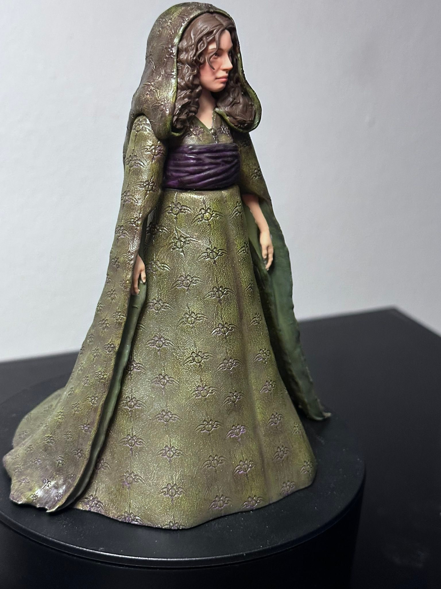 green padme dress Custom Padmé Amidala figurine in hooded padme black dress
