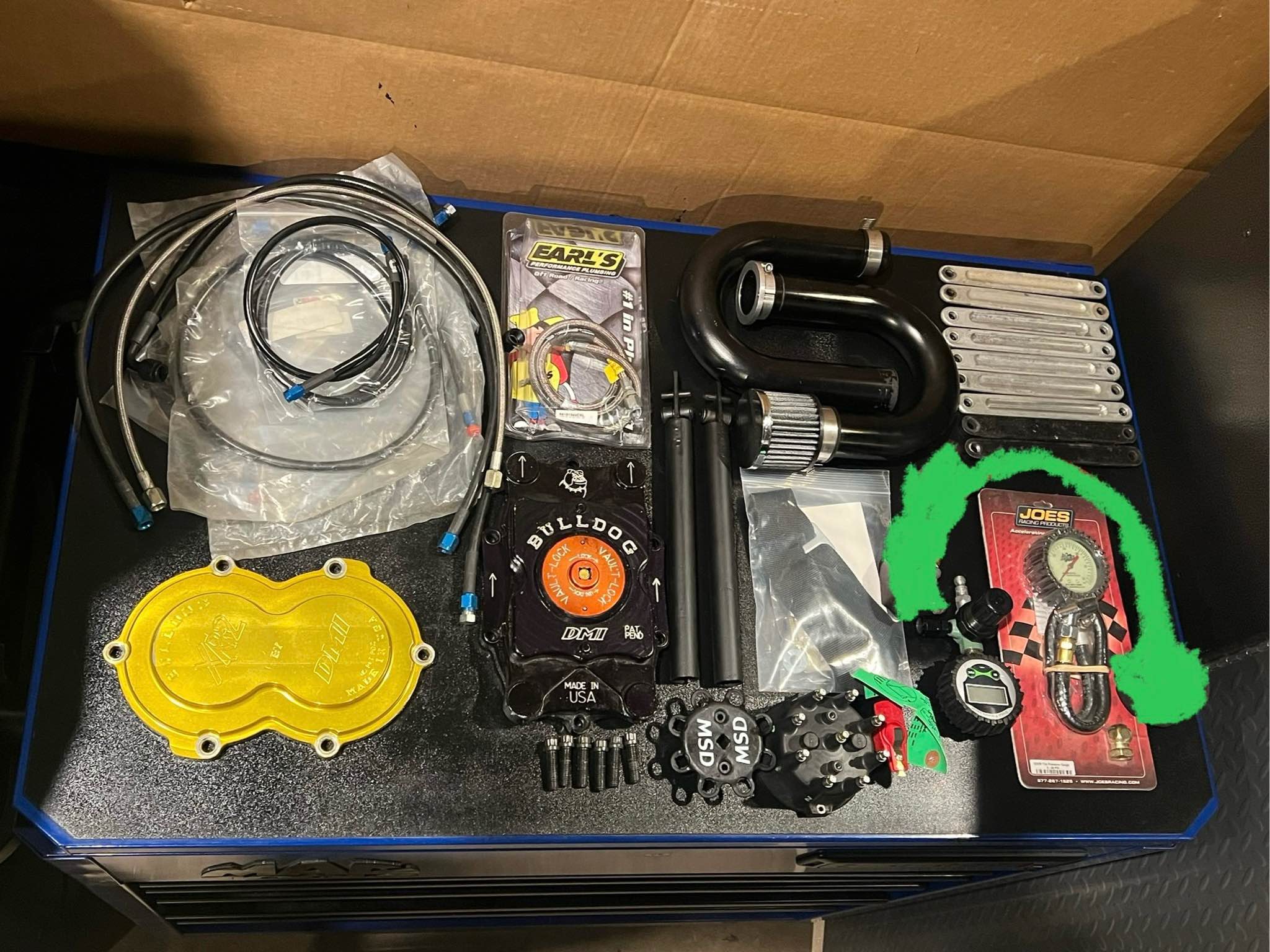 2箱 We are clearing some spare parts from the shop and need to make