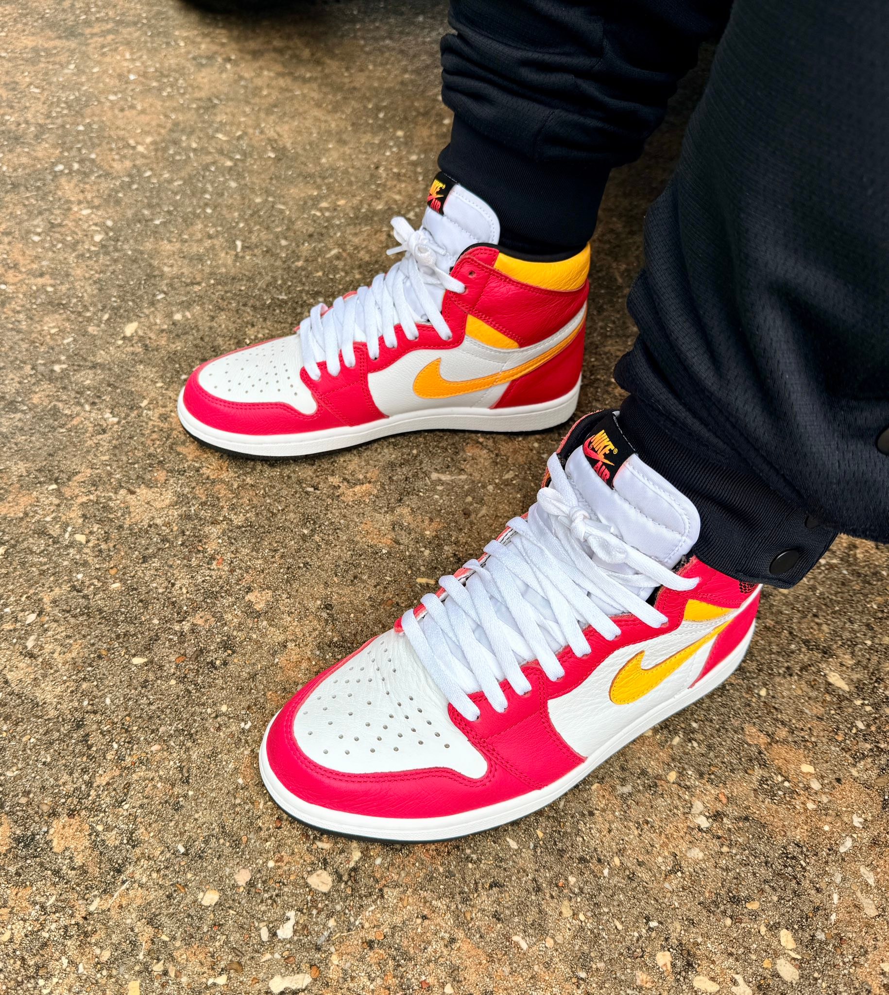 Air Jordan 1 high og light fusion red release