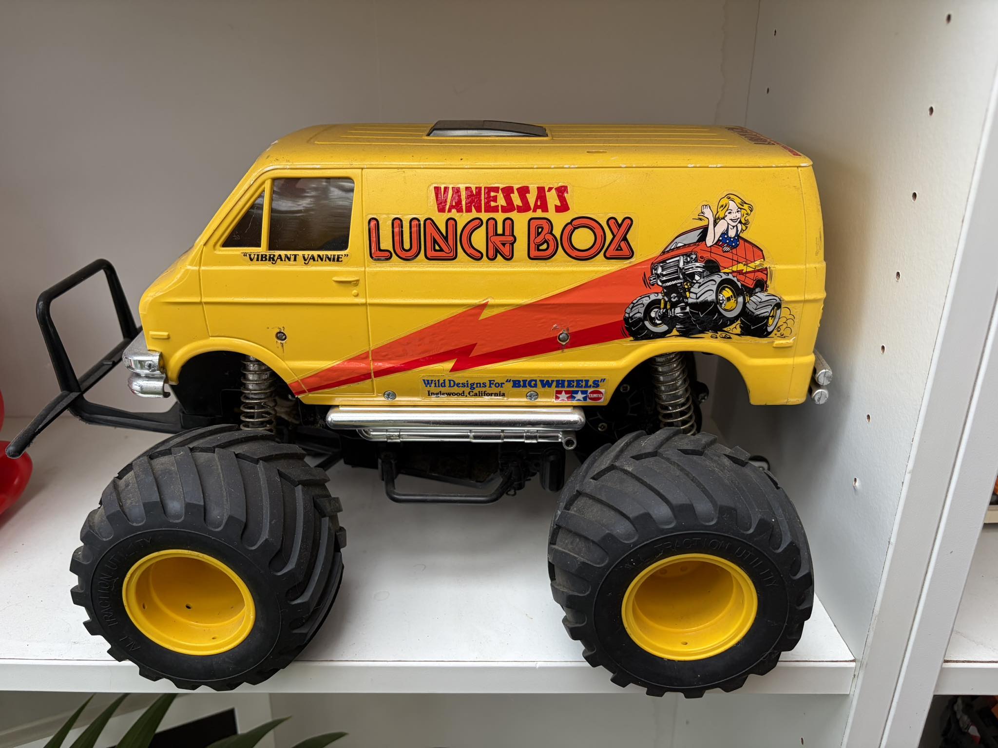 Tamiya Enthusiasts Share Life-Size Replica of Vanessa's Lunchbox
