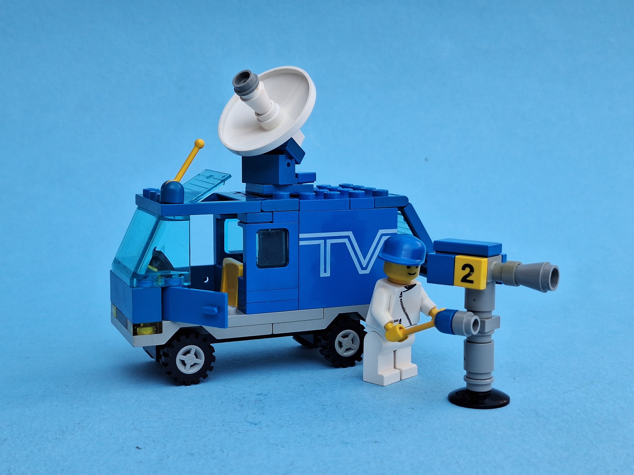 Playmobil 3468-esp - Television International van 1984 The set