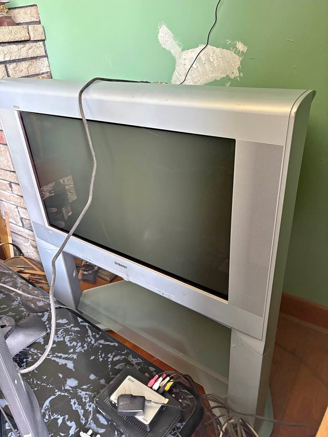 Sony KV-21DA75 CRT TV for pickup or shipping