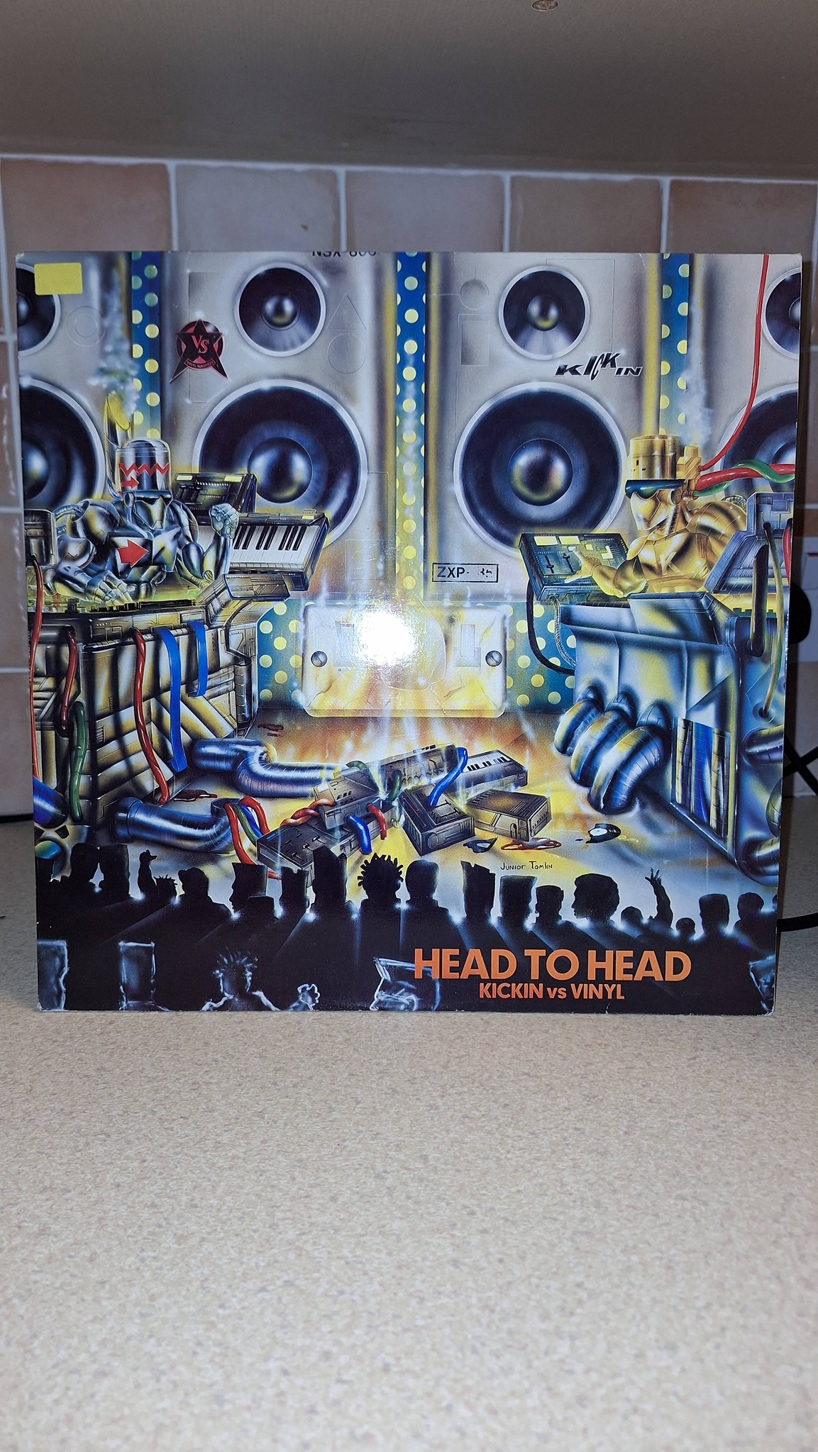 Head to Head - Kickin vs Vinyl record review