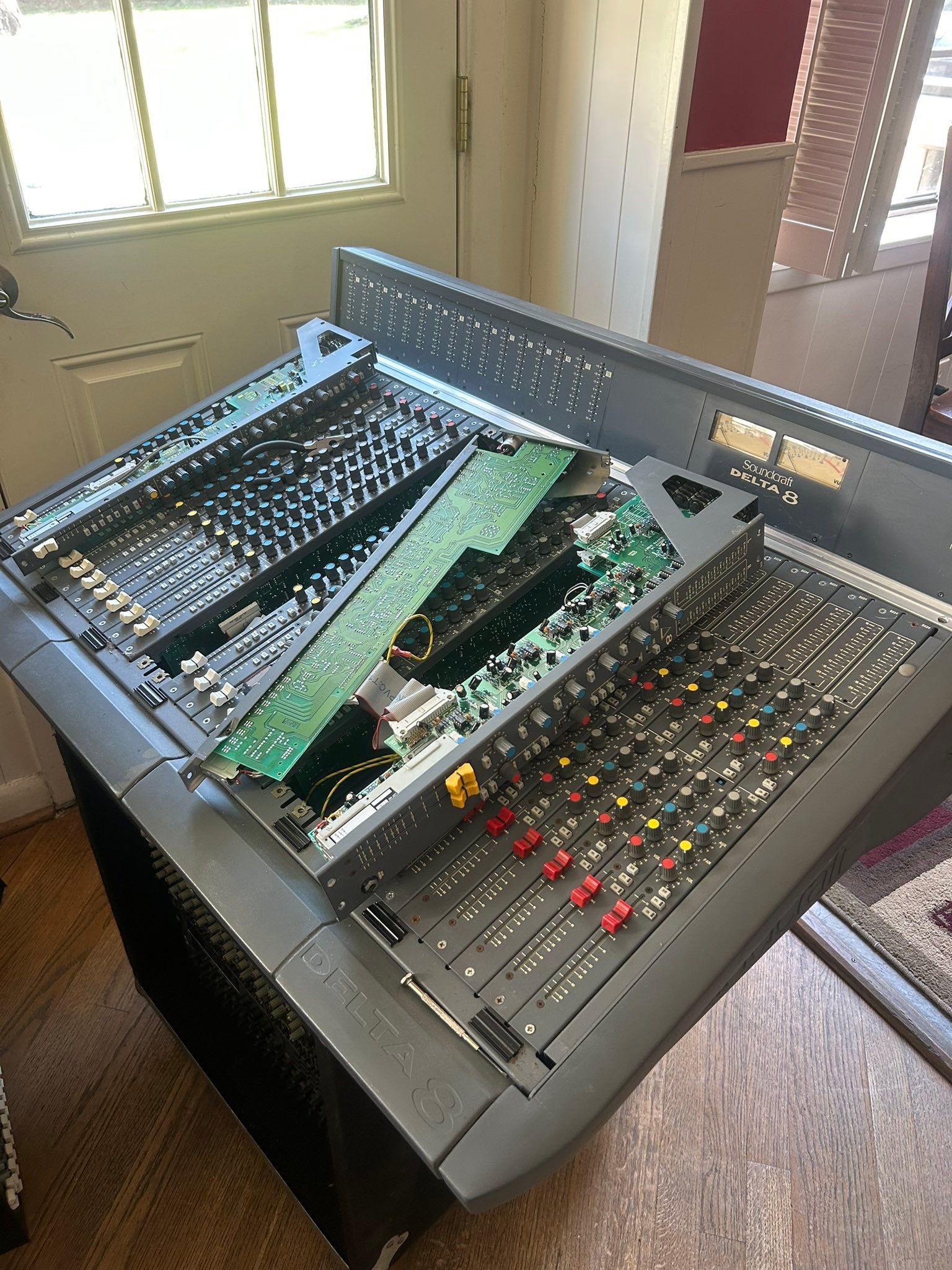 Testing vintage Soundcraft Delta 8 mixer after 30 years