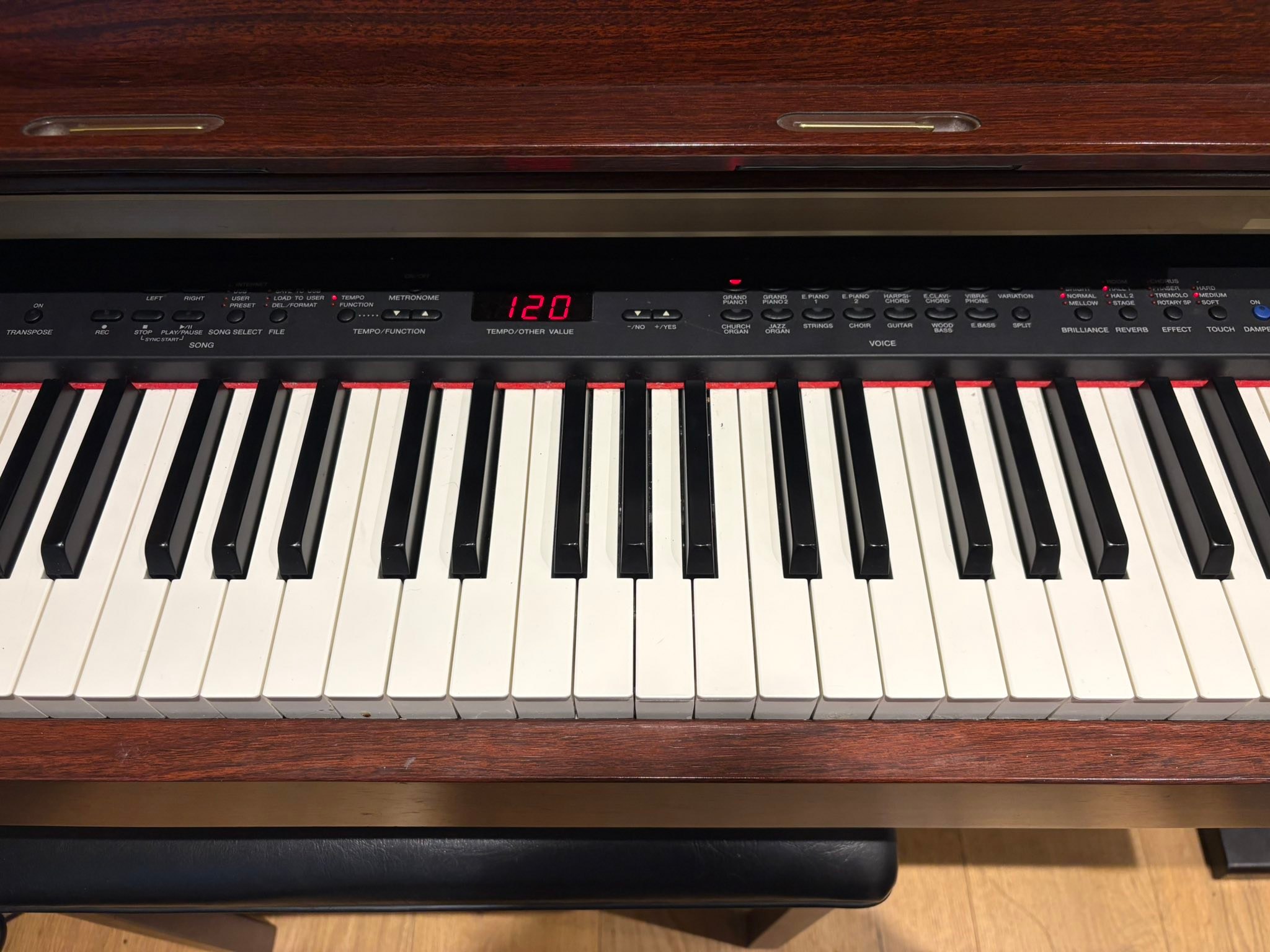 Yamaha Clavinova CLP-340 for sale in excellent condition | Bishops