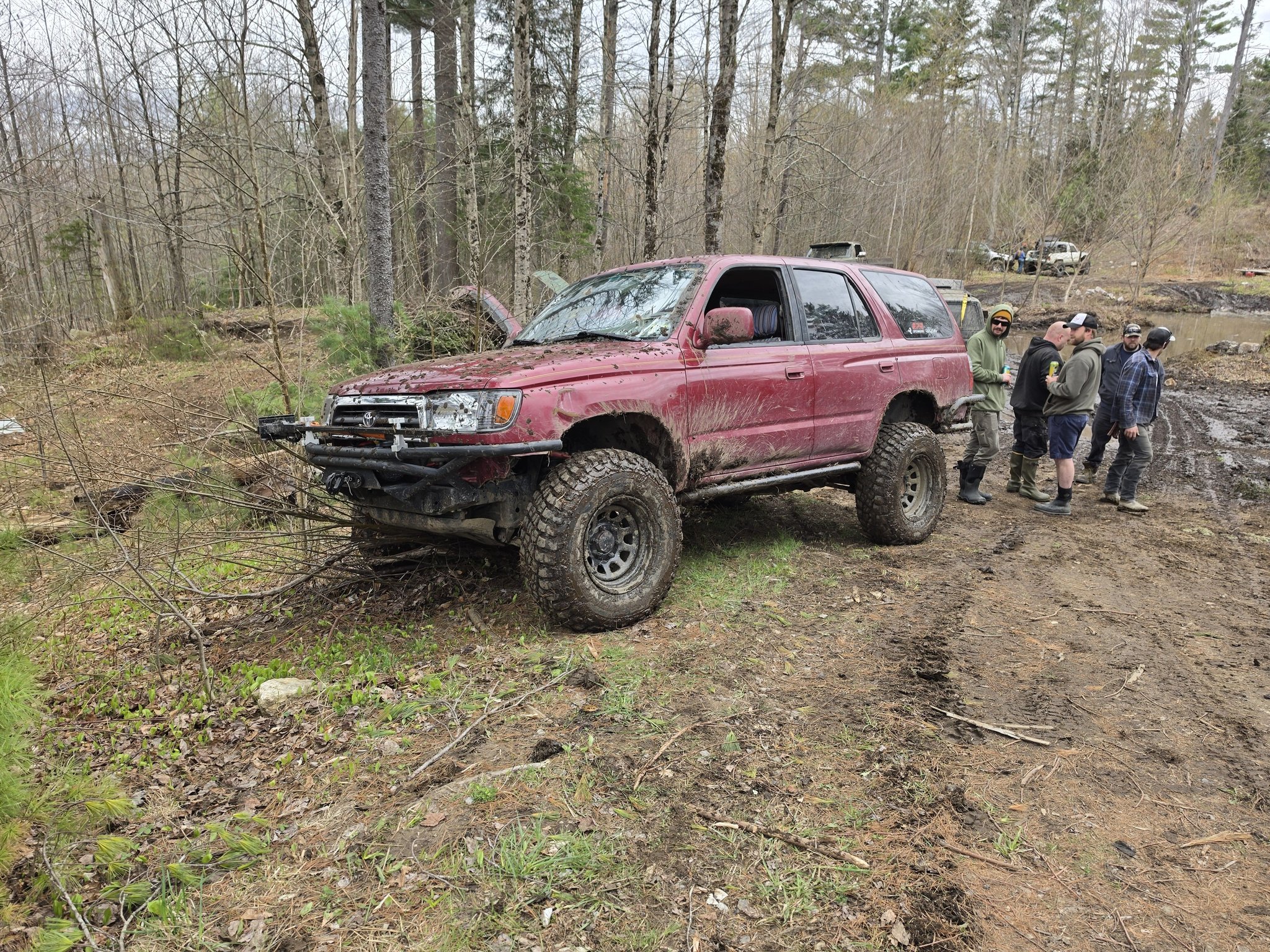 What are good tire options for 205/85/R16 on dirt and grass?