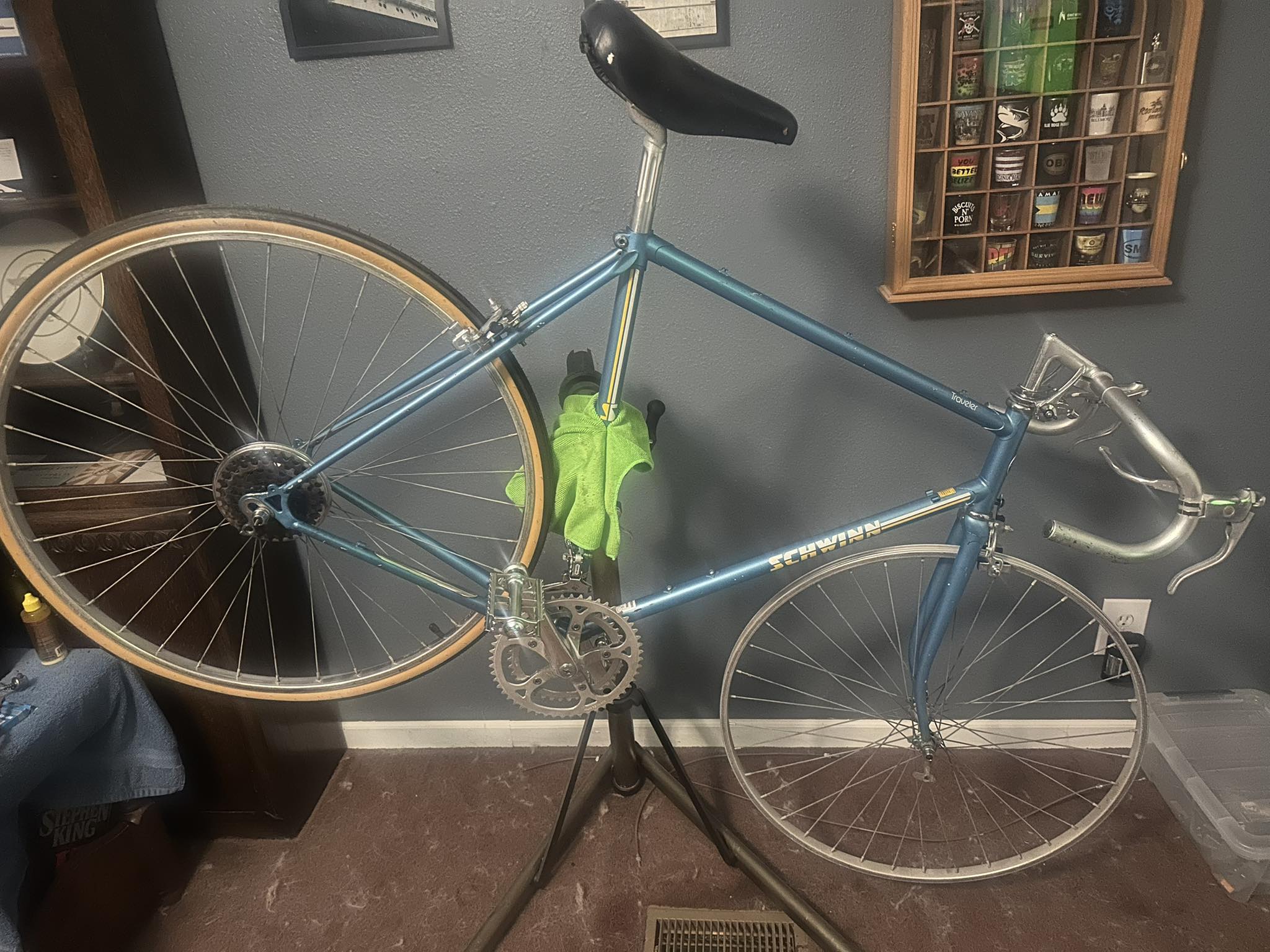 1986 Schwinn Traveler road bike with unique color combo