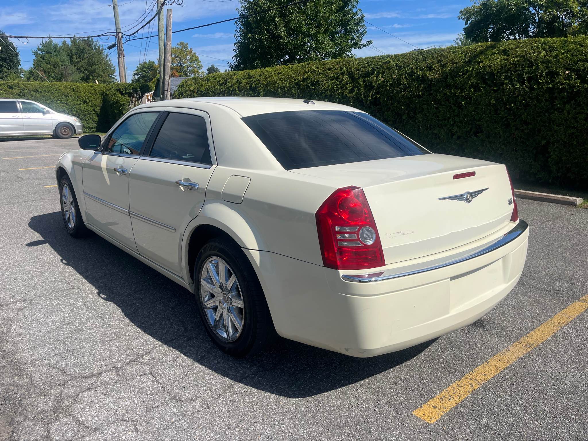 2010 Chrysler 300 · Touring Sedan 4D