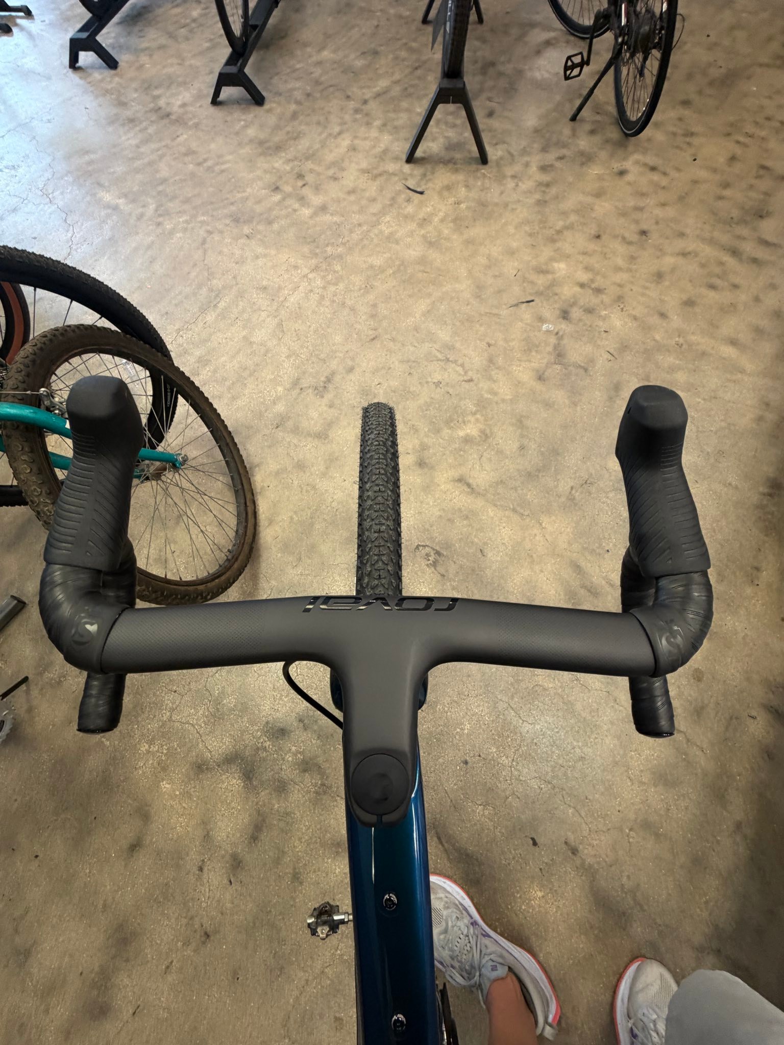 Roval Terra cockpit on Specialized Diverge 4