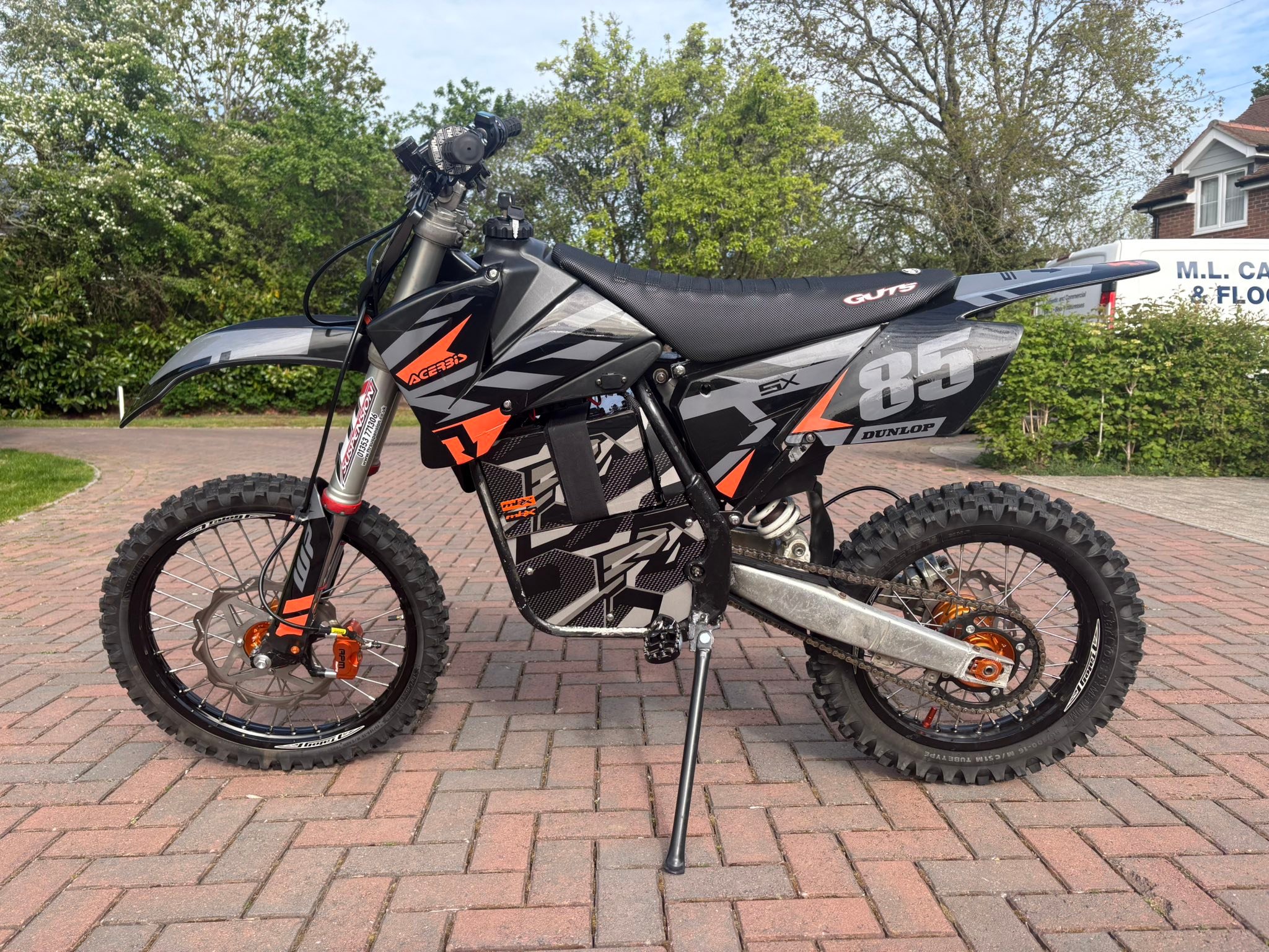 Bomes Electric 2ch歪み　Sir Gains-A-Lot QS138 72V 45AH electric motorcycle build