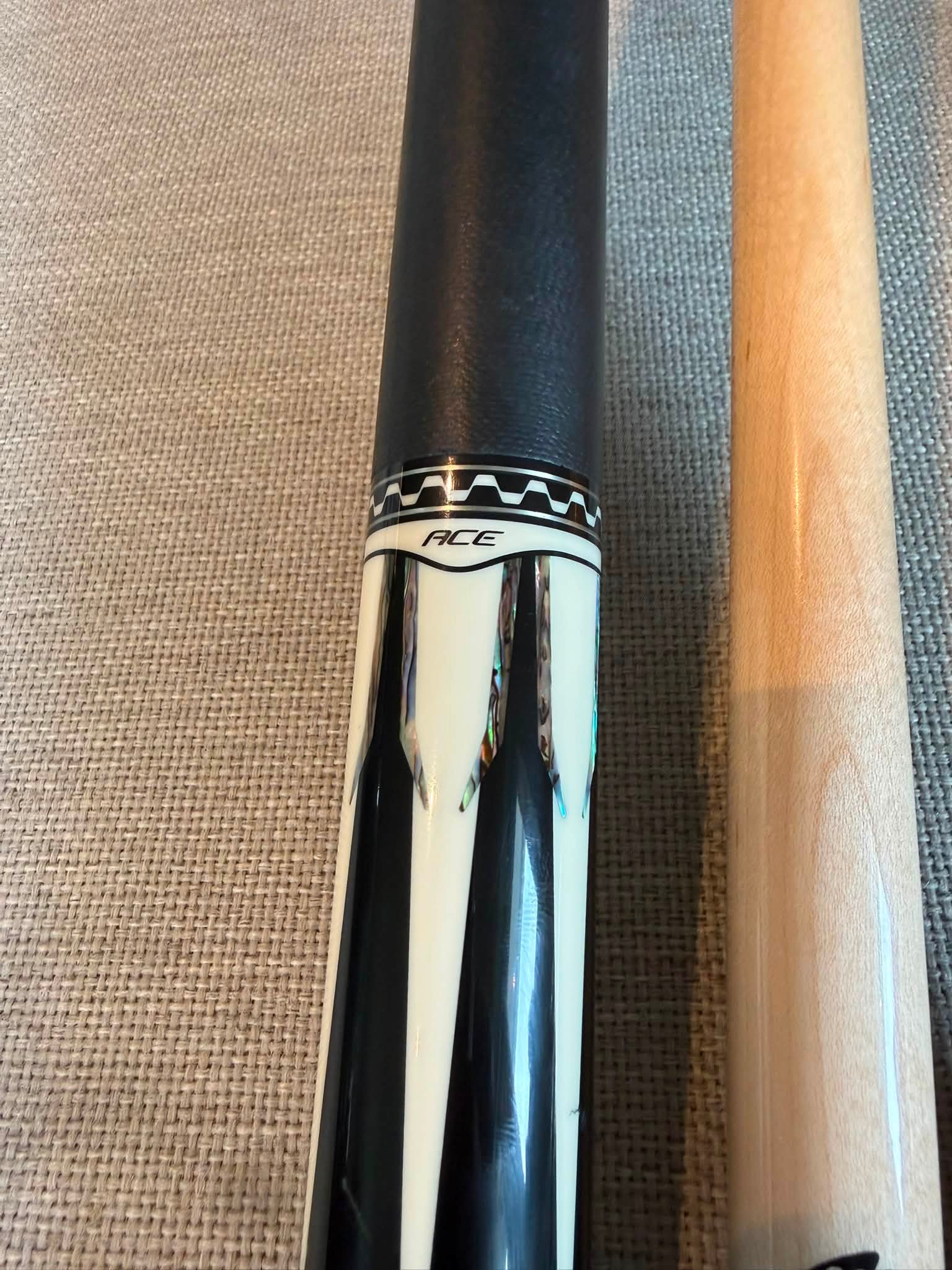 Mezz cue Ace-2184 for sale in very good condition