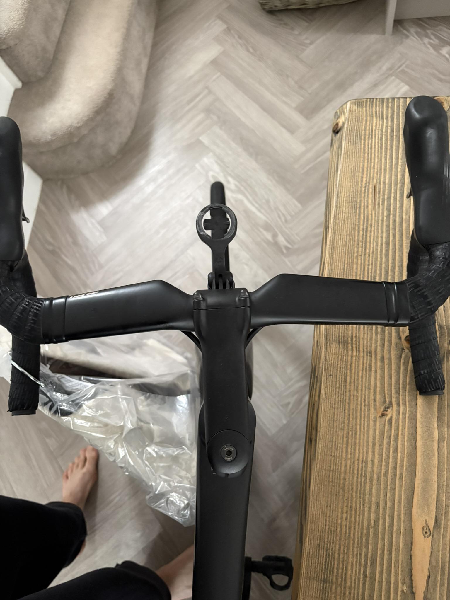 Adding aero bars to a Specialized Tarmac SL8 with carbon bars
