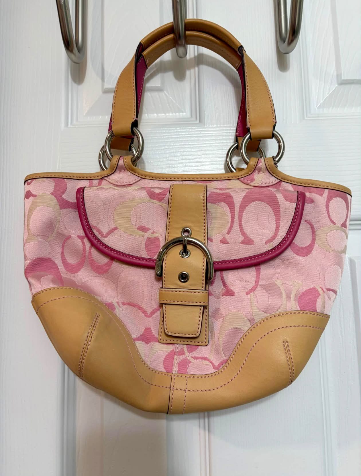 Pink y2k coach tote $85 shipped but open to offers! In good
