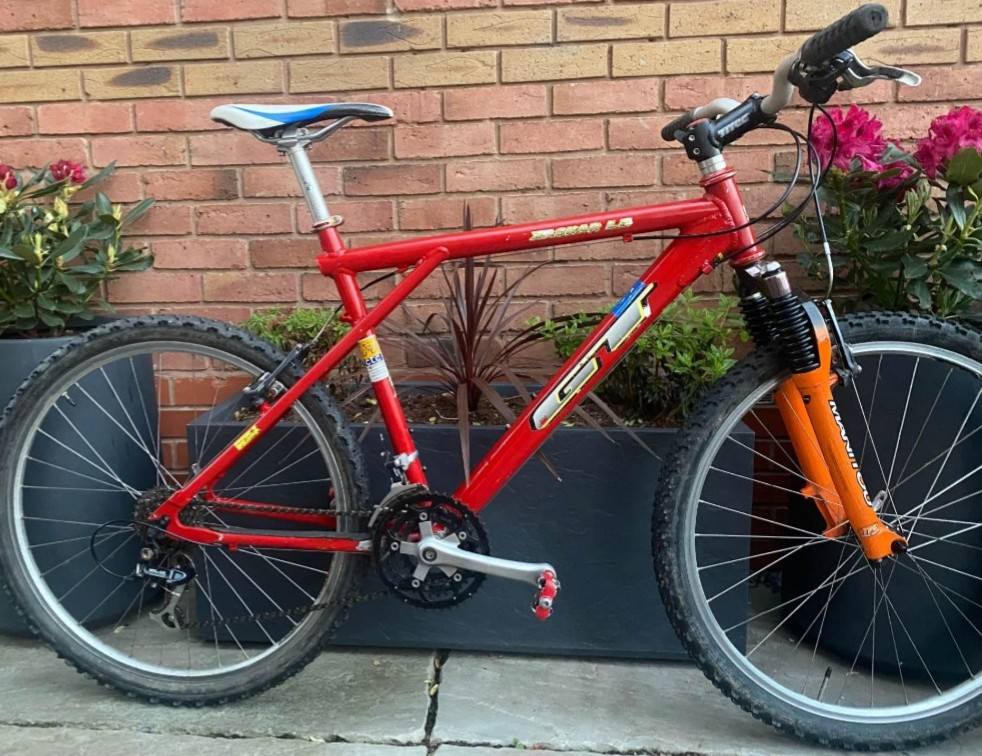 Should I preserve the original XT or swap to XTR on my red GT Zaskar?
