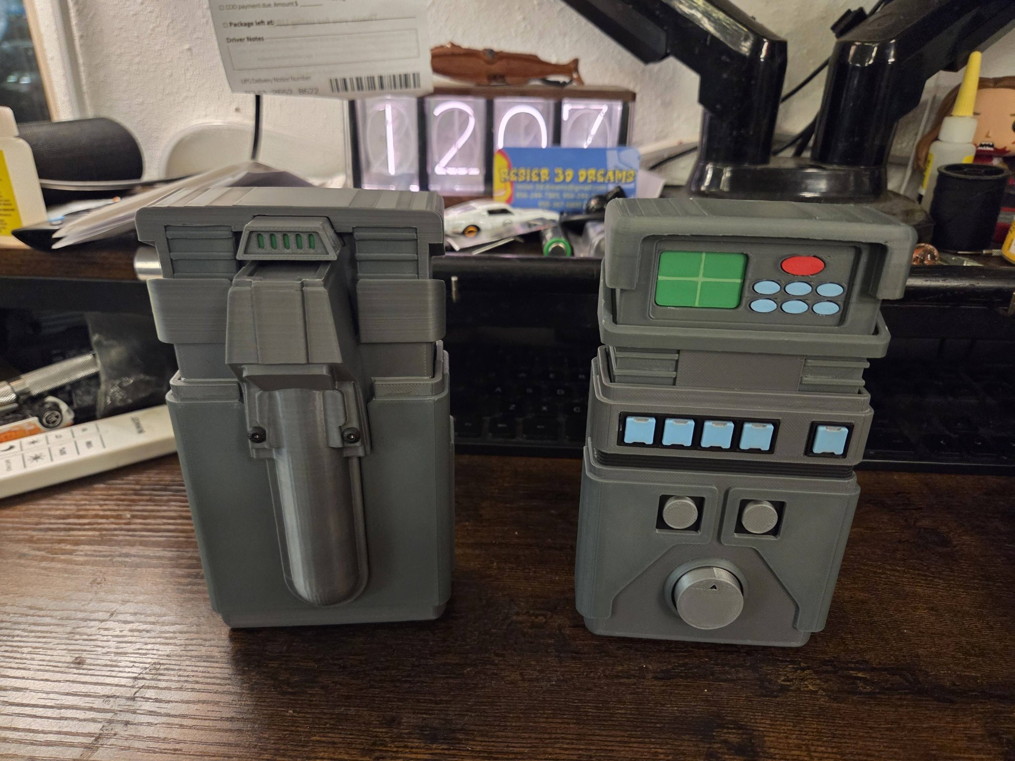 Réplique Tricorder Star Trek The Wand Company – Scans 3D Officiels, Aluminium, Capteurs, Journaux Audio – Batterie Rechargeable