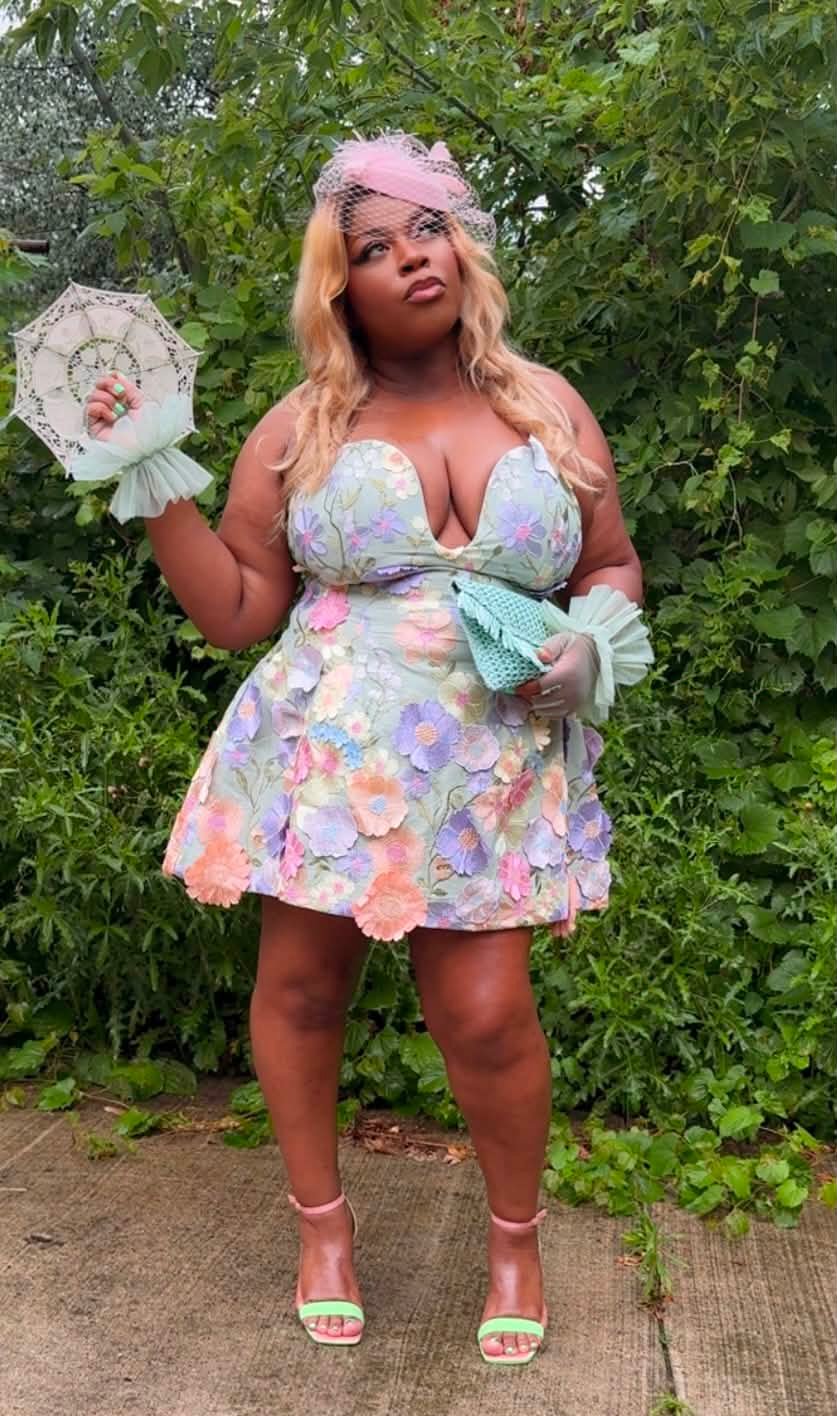 birthday behavior dress 🌷🧚🏾‍♂️Birthday Behavior🧚🏾‍♂️🌷 Mac Duggal Floral Mesh sa_colour: powder blue Color:WHITE