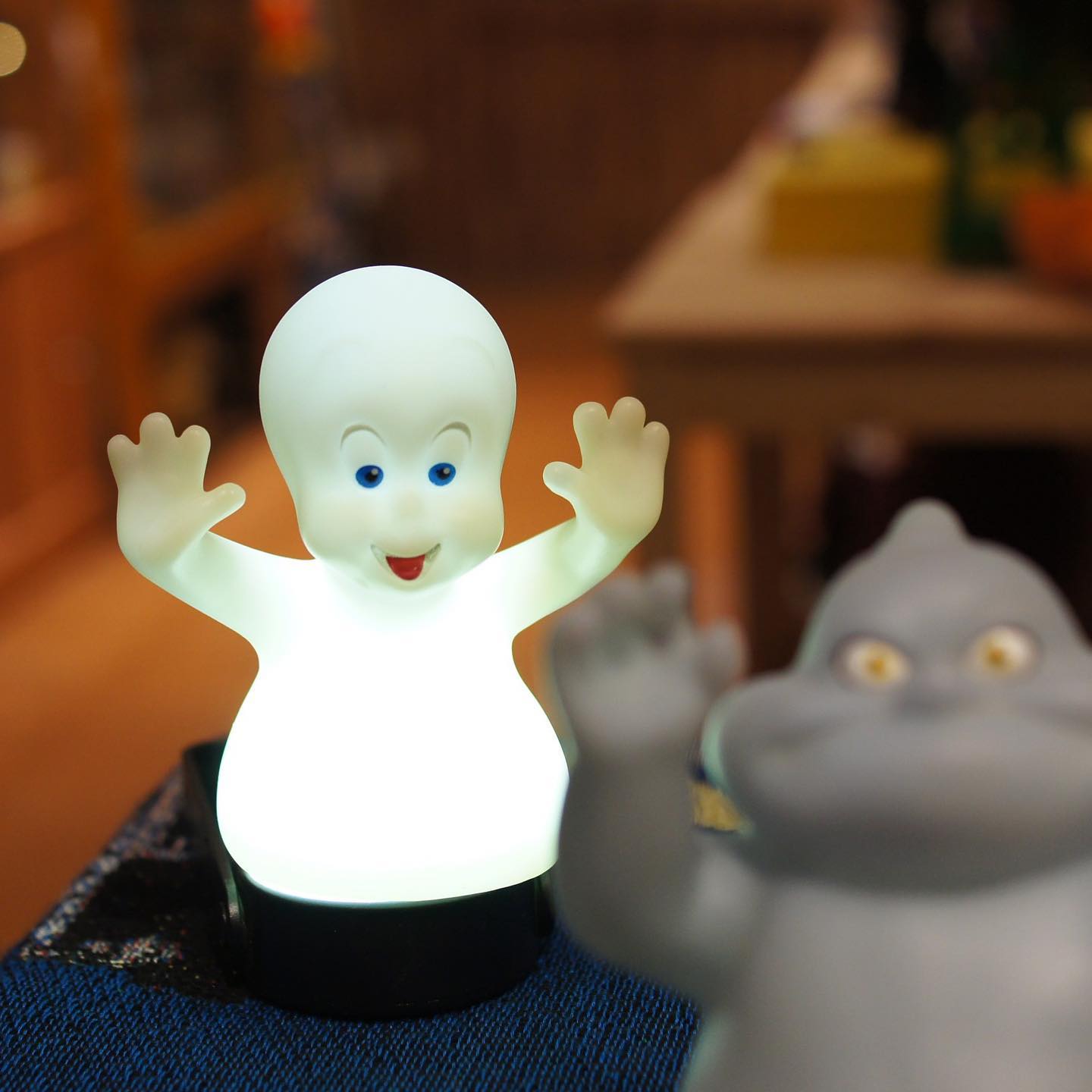 REDKID TOY - 。 1995年鬼馬小精靈軟膠玩具 六人行影集裡喬伊的家裡 桌上也有擺這款鬼馬小精靈...