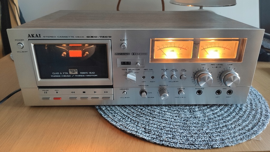 AKAI GXC-735D CASSETTE DECK - Are you looking for a quality, heavy
