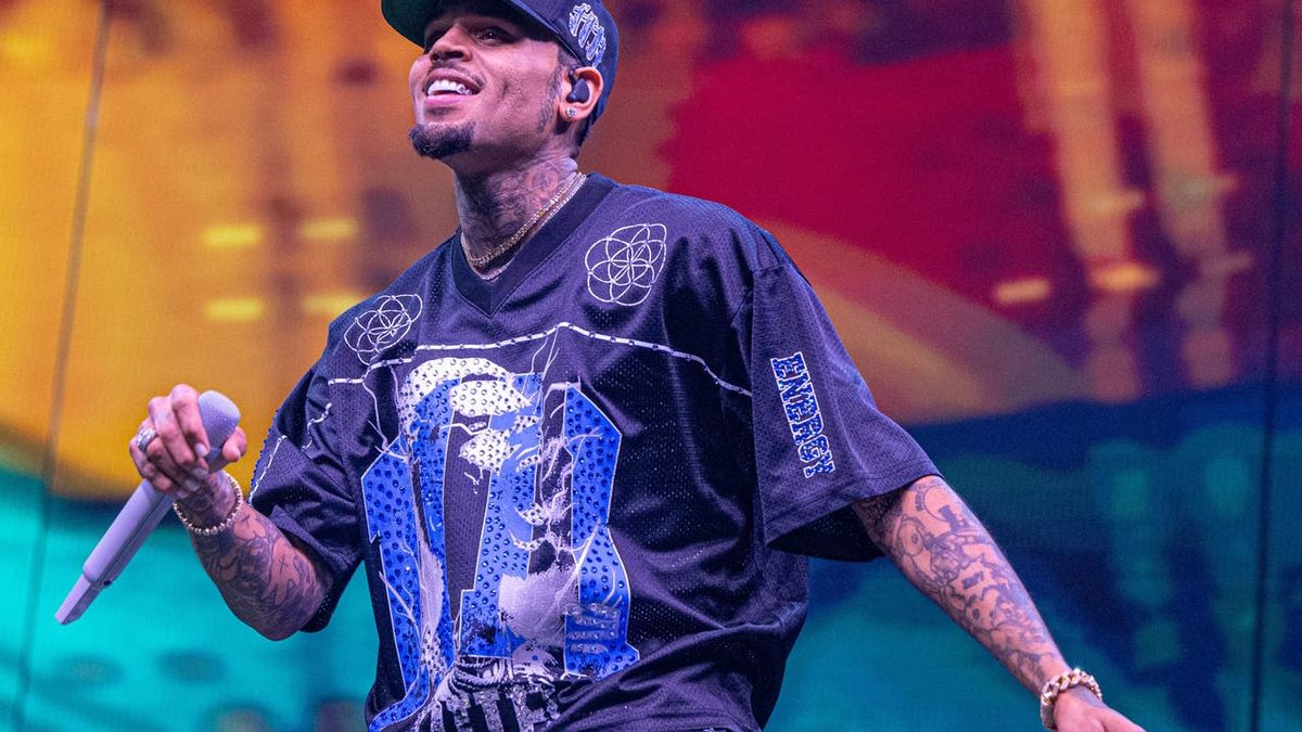 FOX 10 Phoenix - R&B artist Chris Brown was arrested in... | Facebook