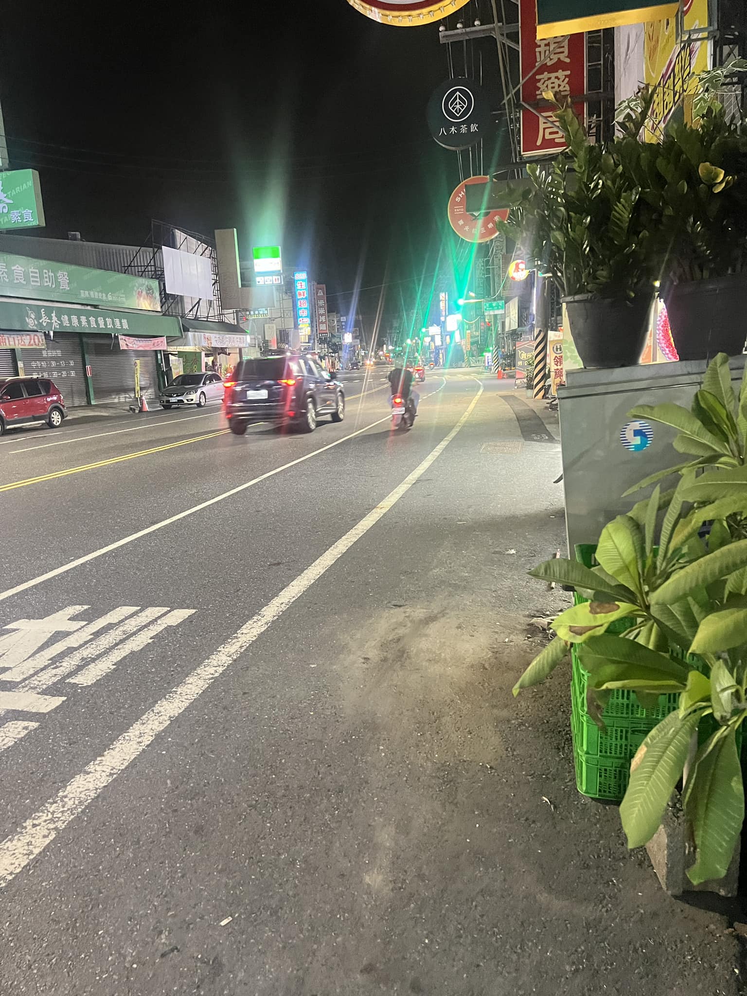 御珍坊 - 這幾年來陪伴我的扛棒，無論刮風下雨，電閃雷鳴，始終陪伴著我，這一次因為被檢舉，也是時候該回鄉下選座山重新營... | Facebook