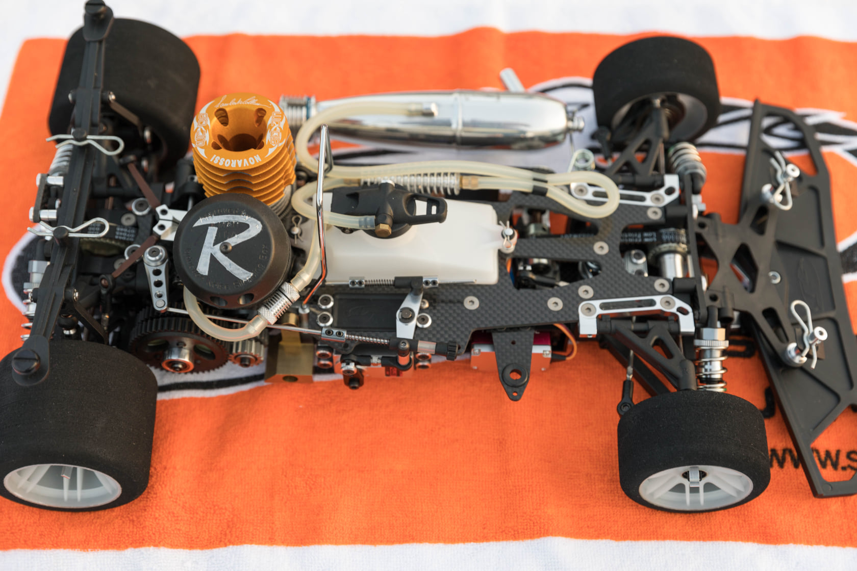 サーパントExcel 1/8 RCエンジンカー サーパントExcel 1/8 RCエンジン