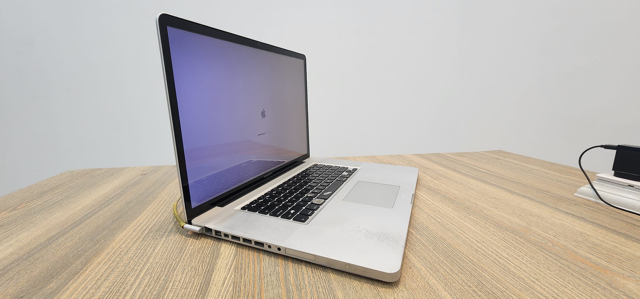 Macbook Pro 17 inch A1297 model late 2011 8gb ram 2.4 ghz intel 