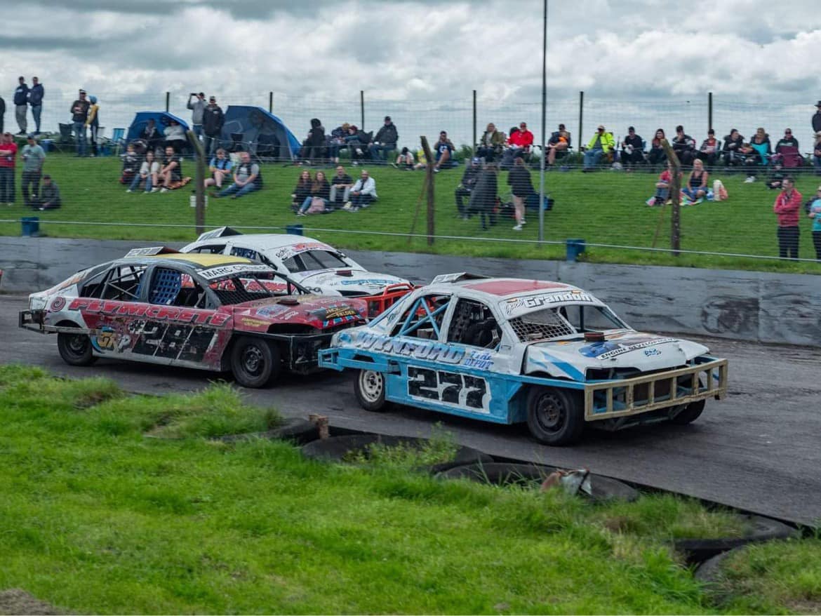 Mendips - Smashing Saloons 🏁 There are currently 29 Saloon Stock Cars ...